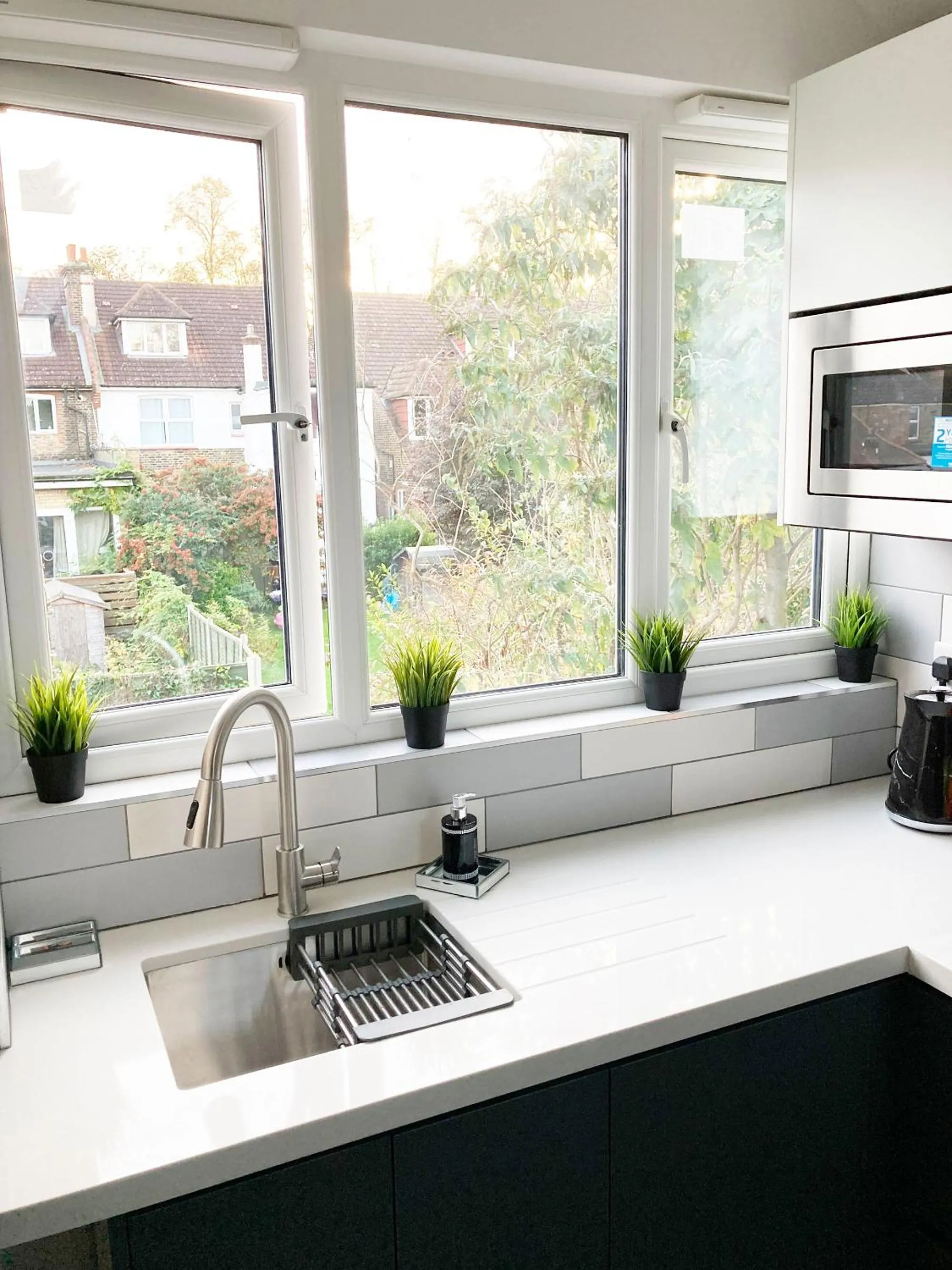 Kitchen or kitchenette in Flexistay Norbury Aparthotel