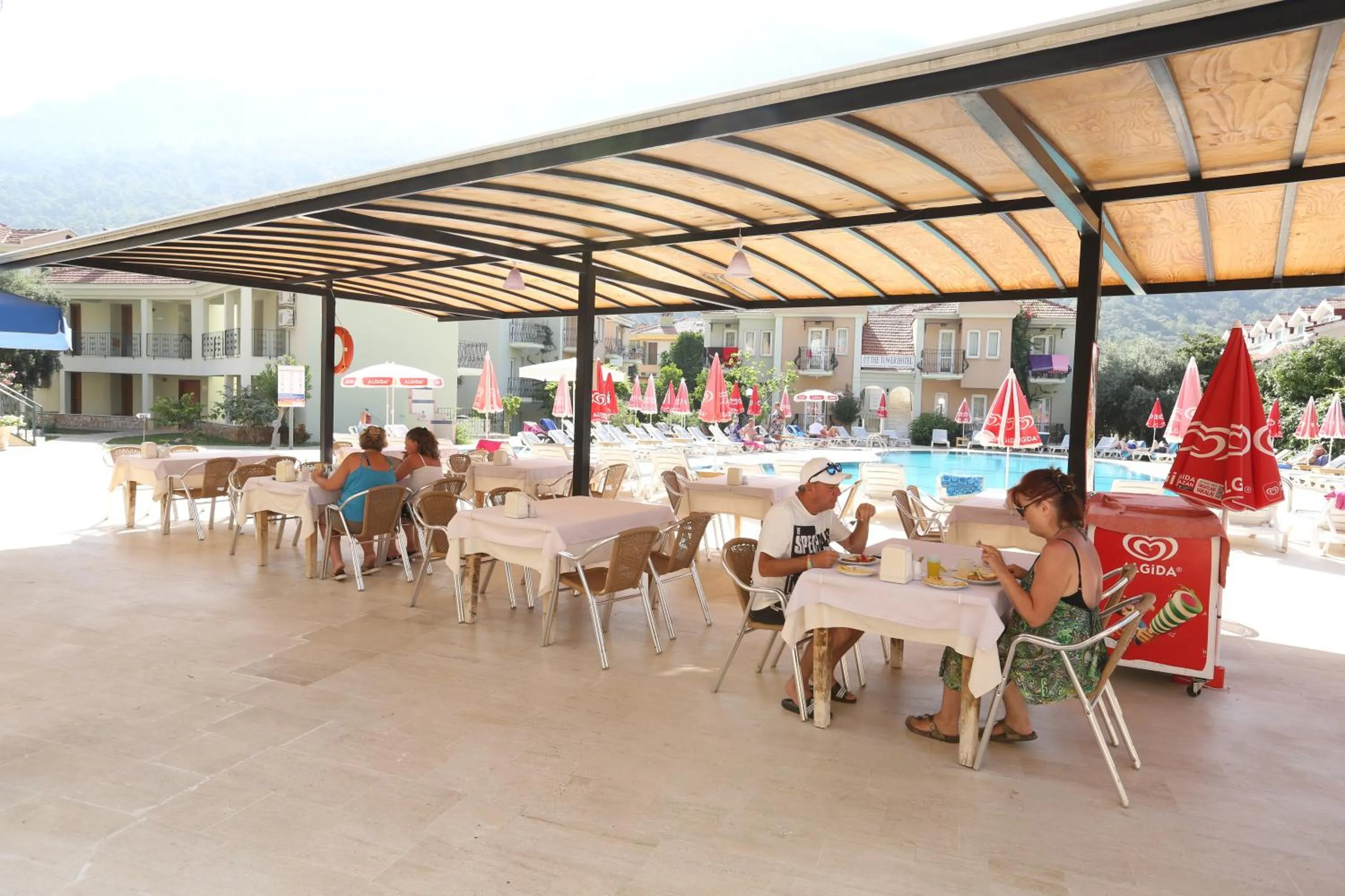 Restaurant/places to eat in The Tower Hotel