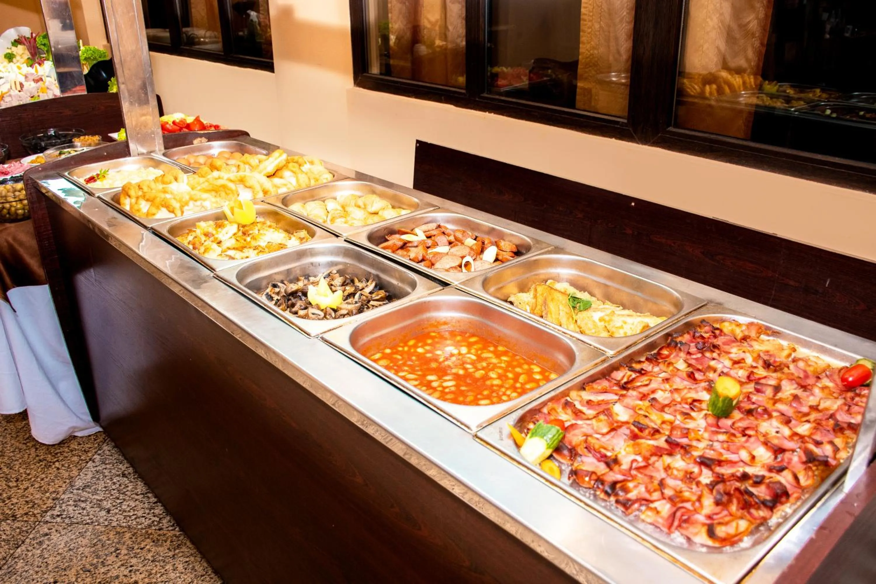 Restaurant/places to eat in Hotel Orphey