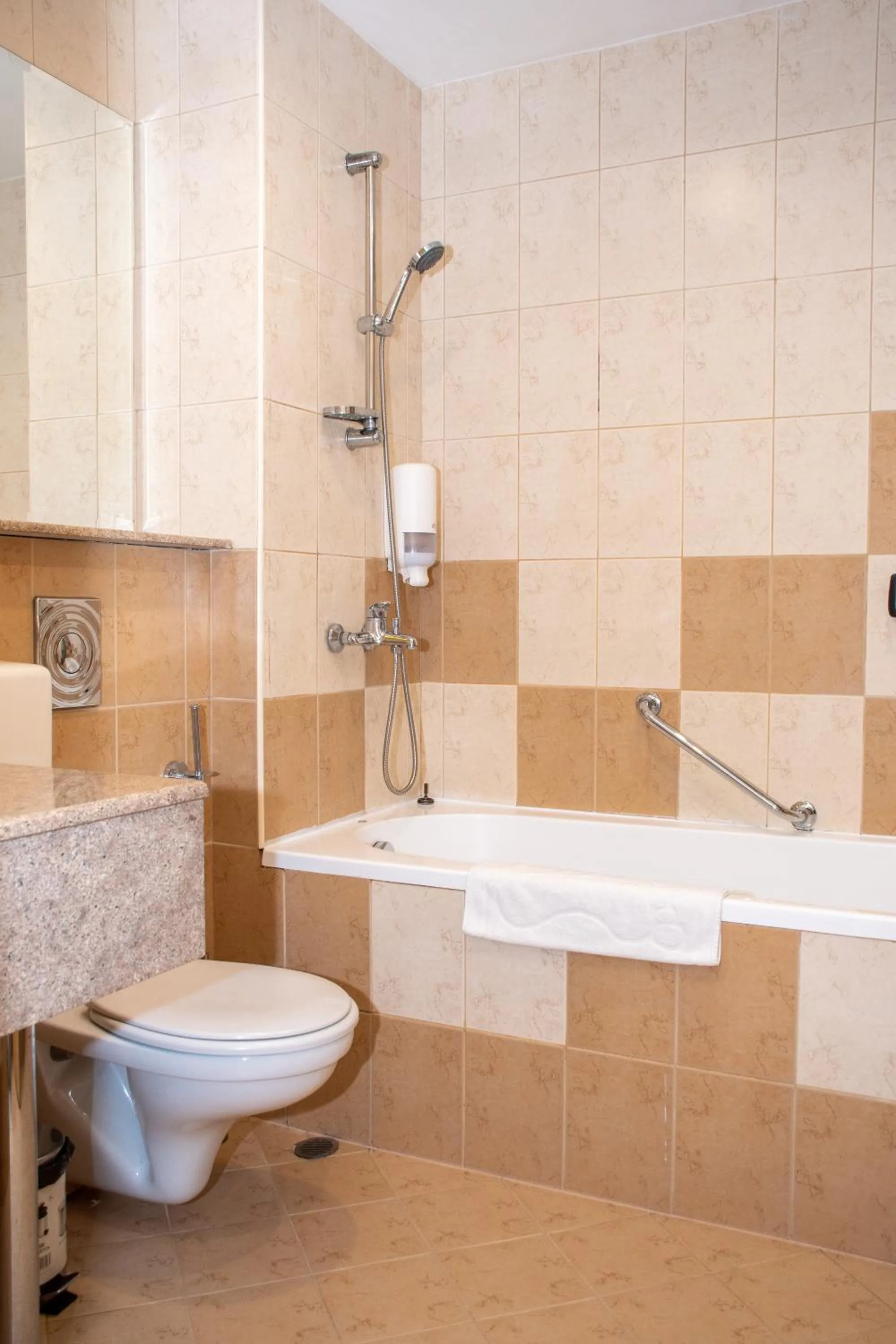 Bath in Hotel Orphey