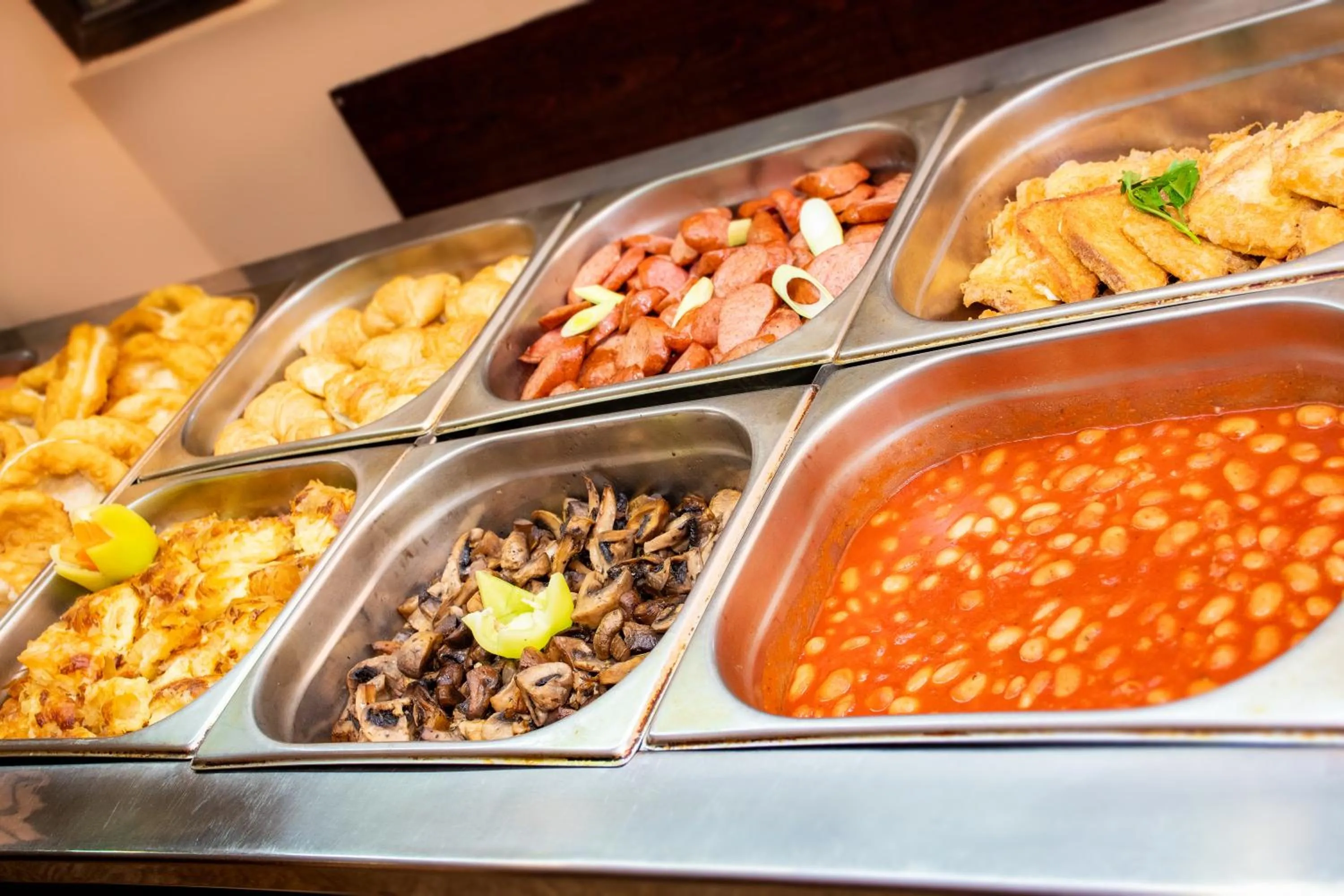 Restaurant/places to eat in Hotel Orphey