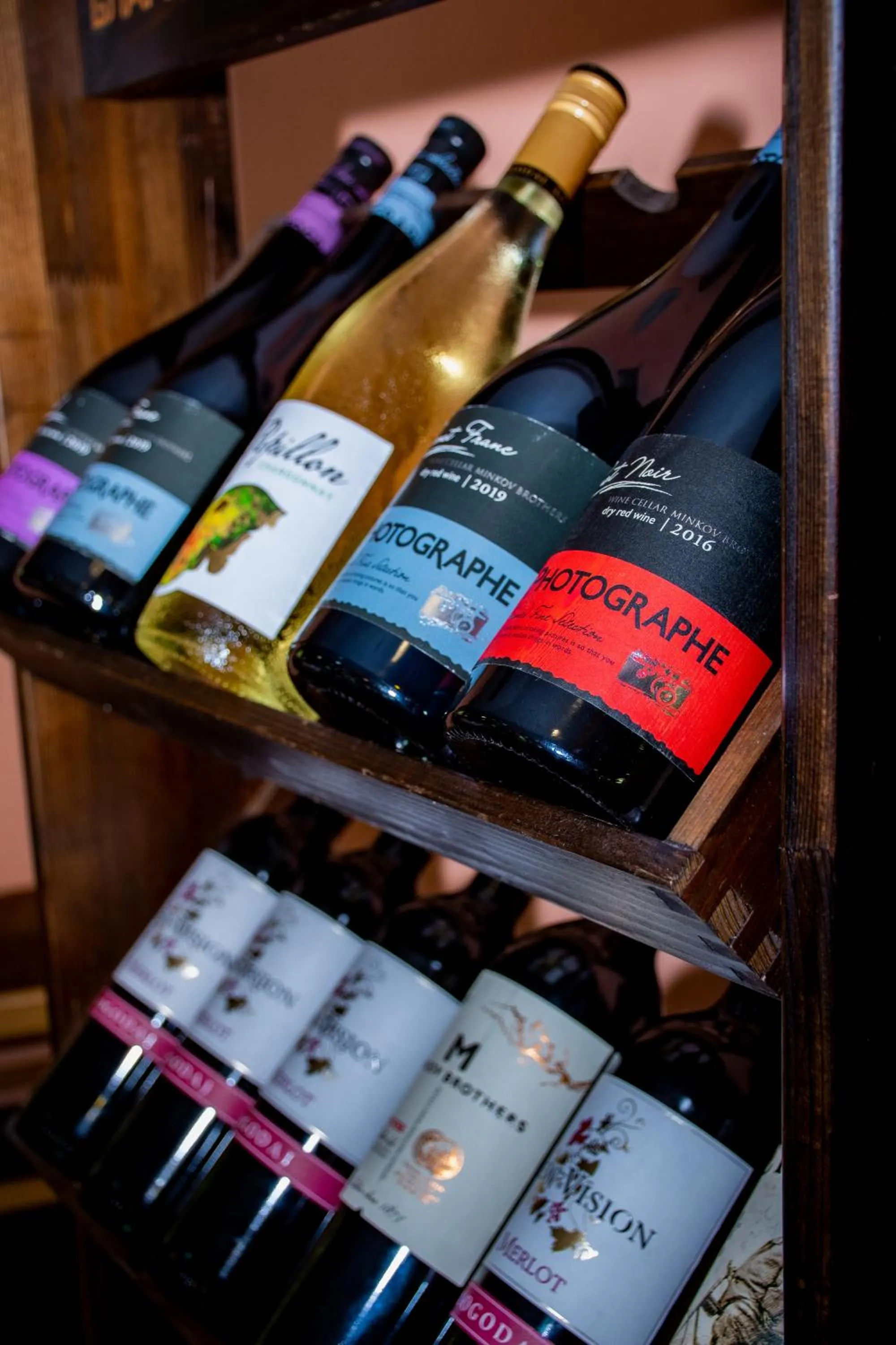 Restaurant/places to eat in Hotel Orphey