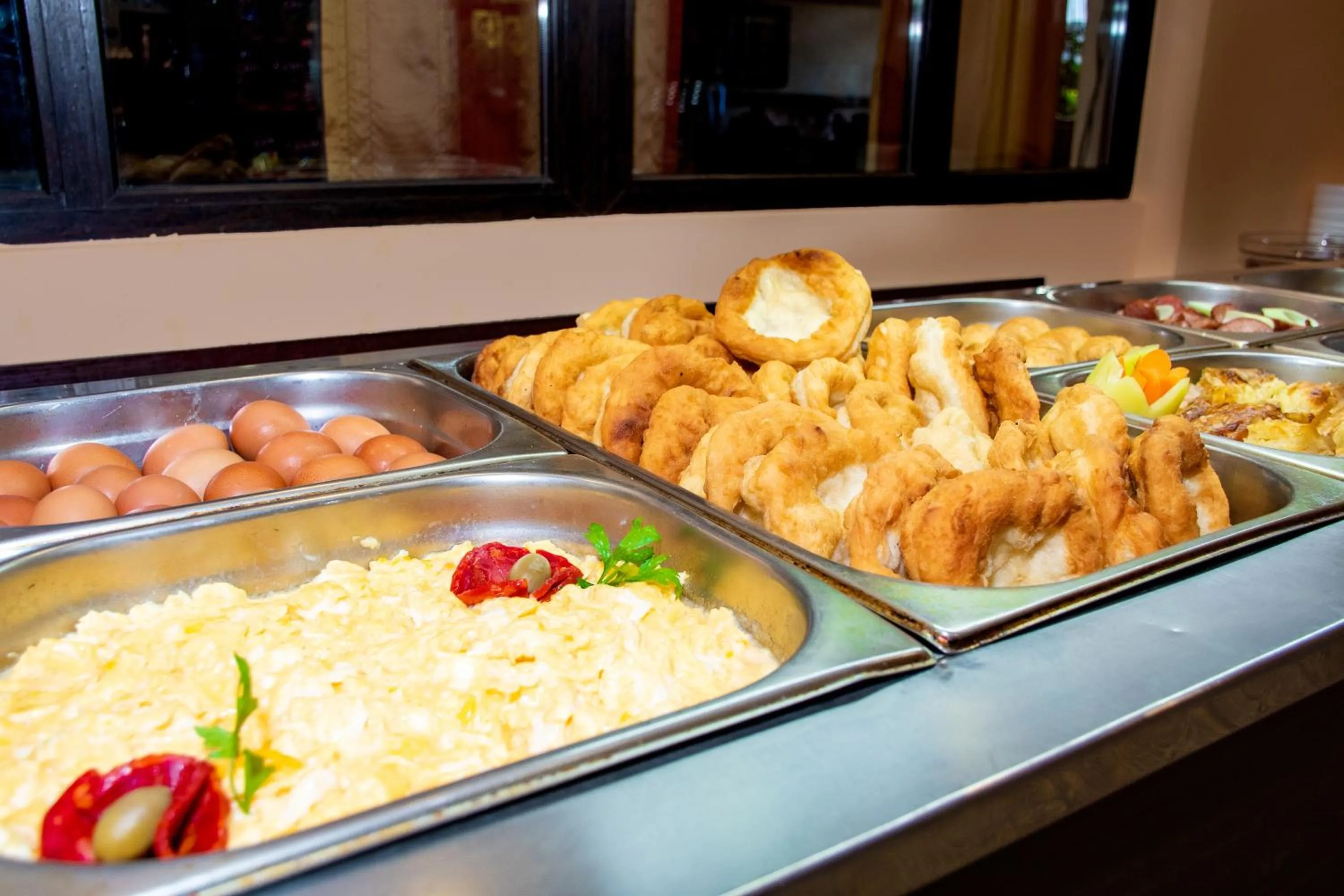 Restaurant/places to eat in Hotel Orphey