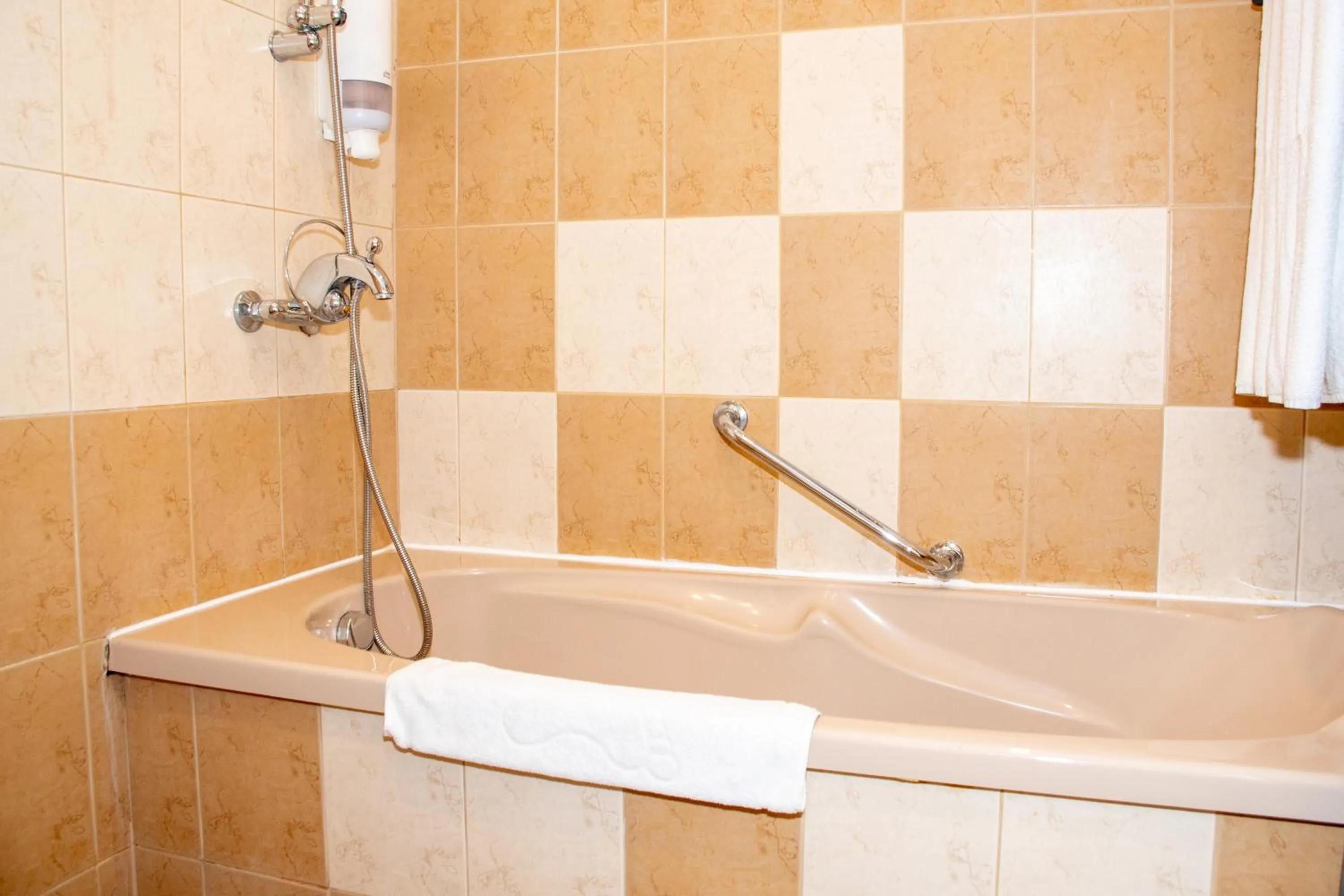 Bath in Hotel Orphey