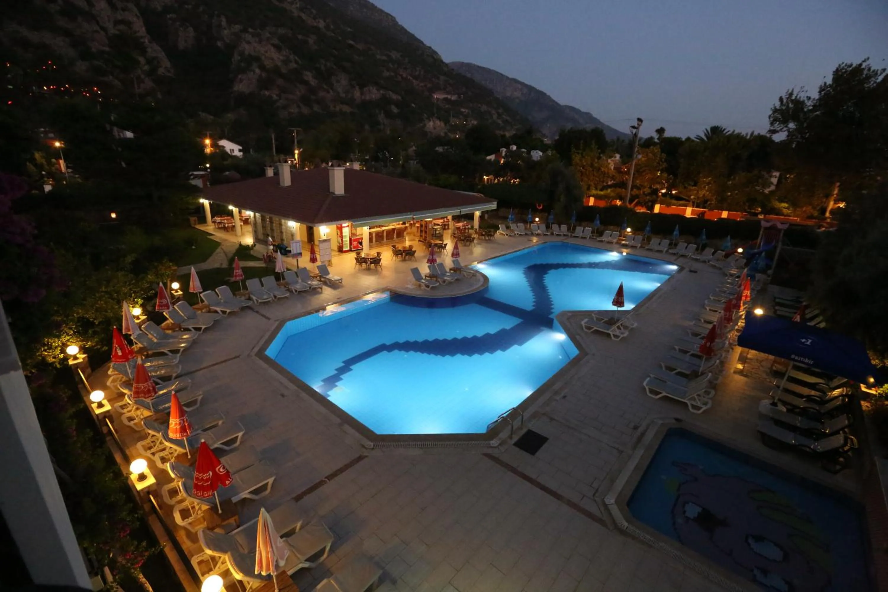 Swimming pool in Mavruka Hotel