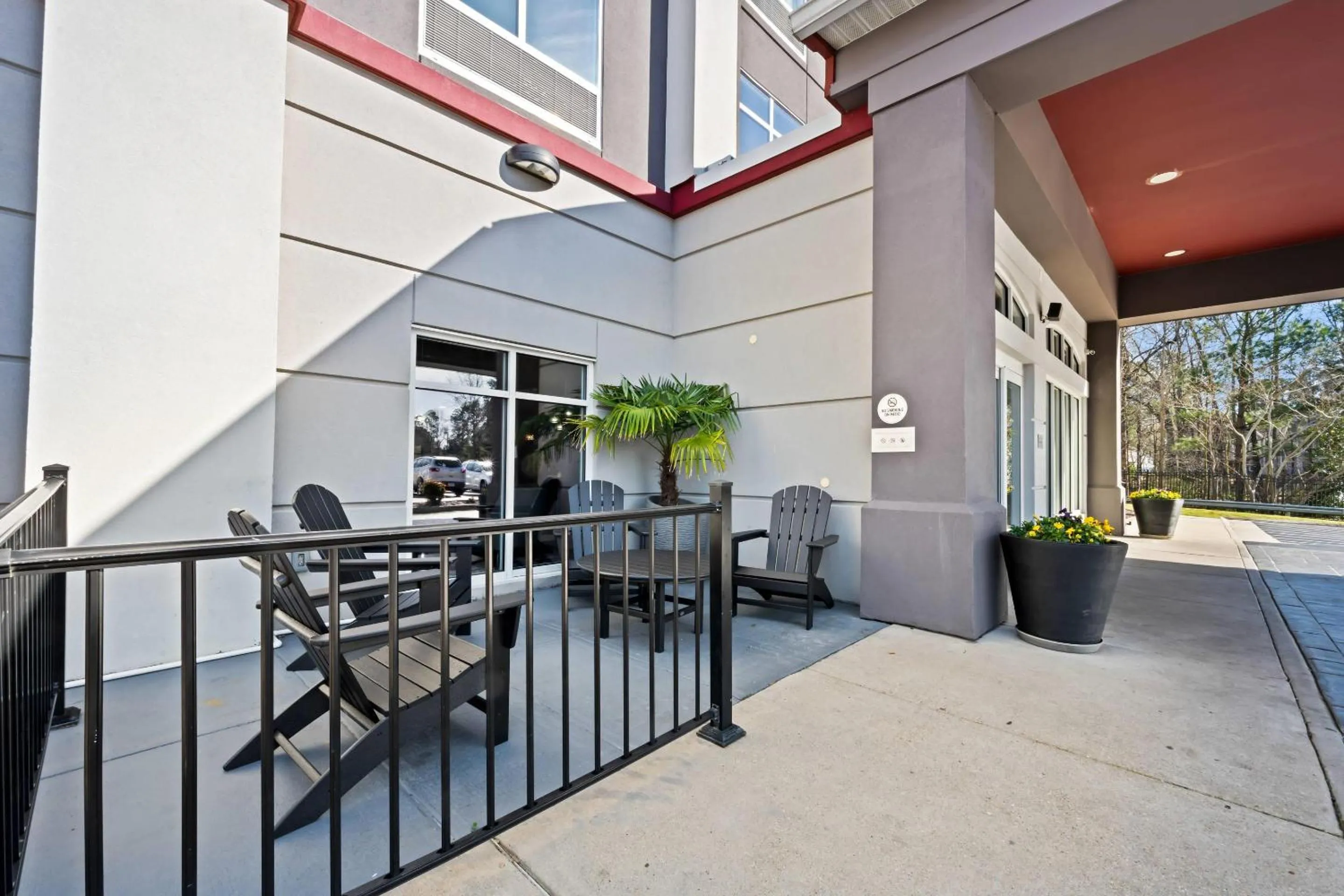 Property building in Comfort Suites Williamsburg Historic Area