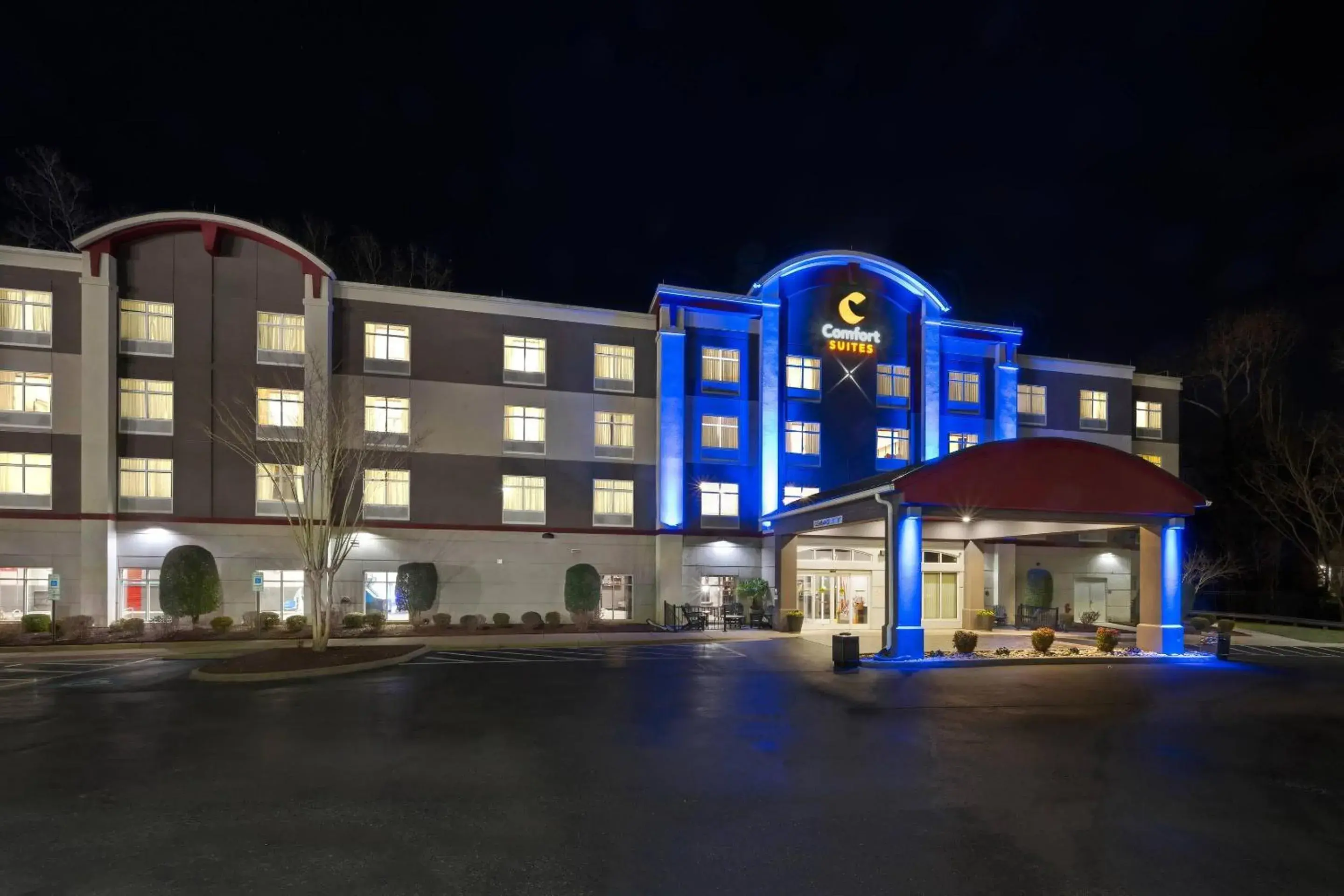 Property building in Comfort Suites Williamsburg Historic Area Property building in Comfort Suites Williamsburg Historic Area