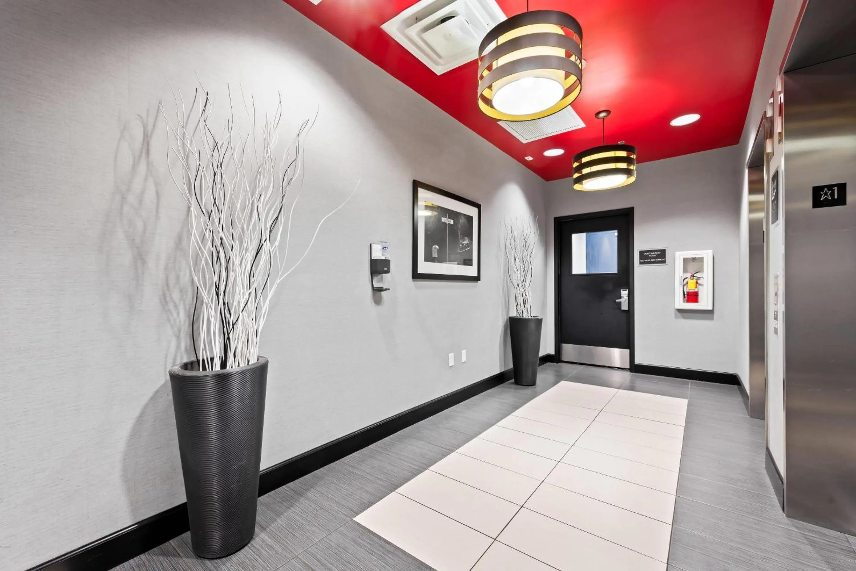 Lobby or reception in Comfort Suites Williamsburg Historic Area