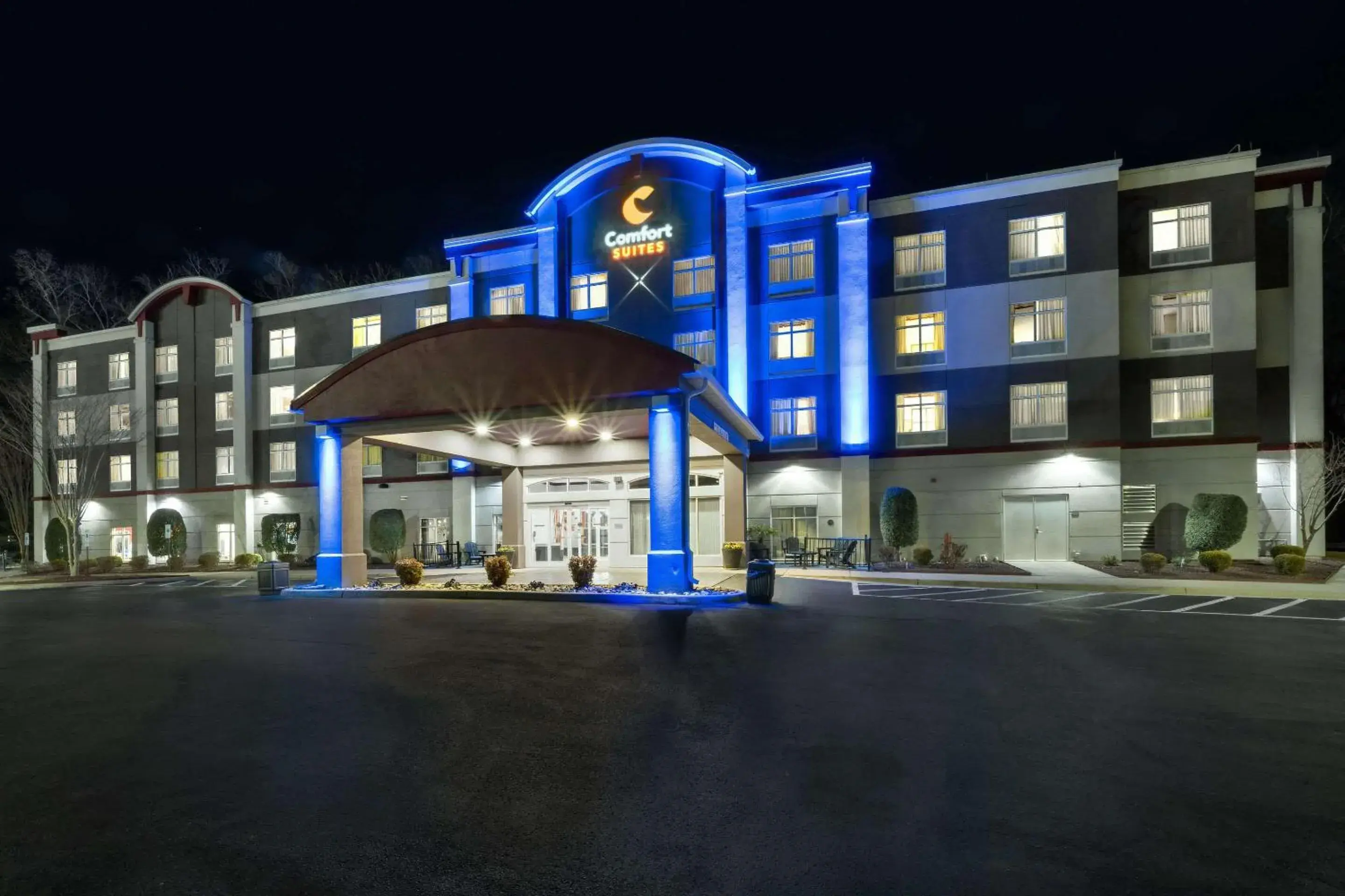 Property building in Comfort Suites Williamsburg Historic Area Property building in Comfort Suites Williamsburg Historic Area