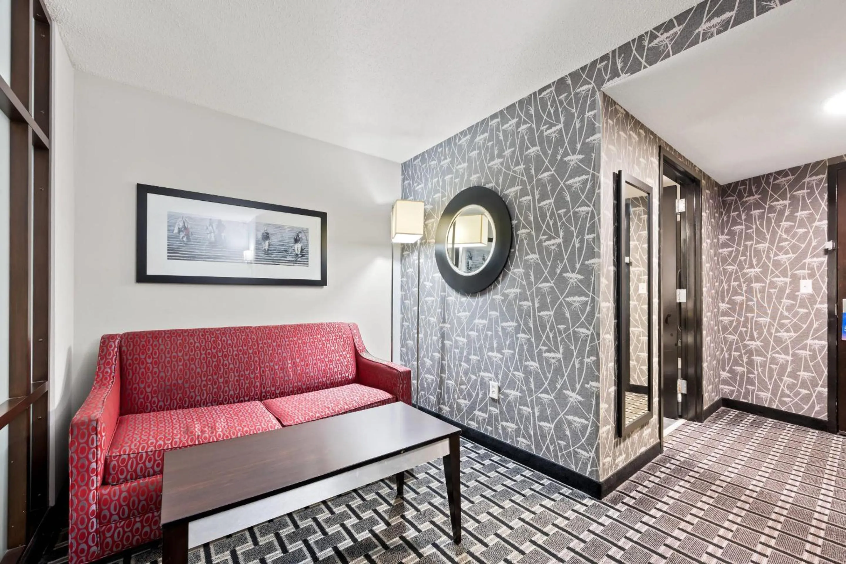 Bedroom in Comfort Suites Williamsburg Historic Area