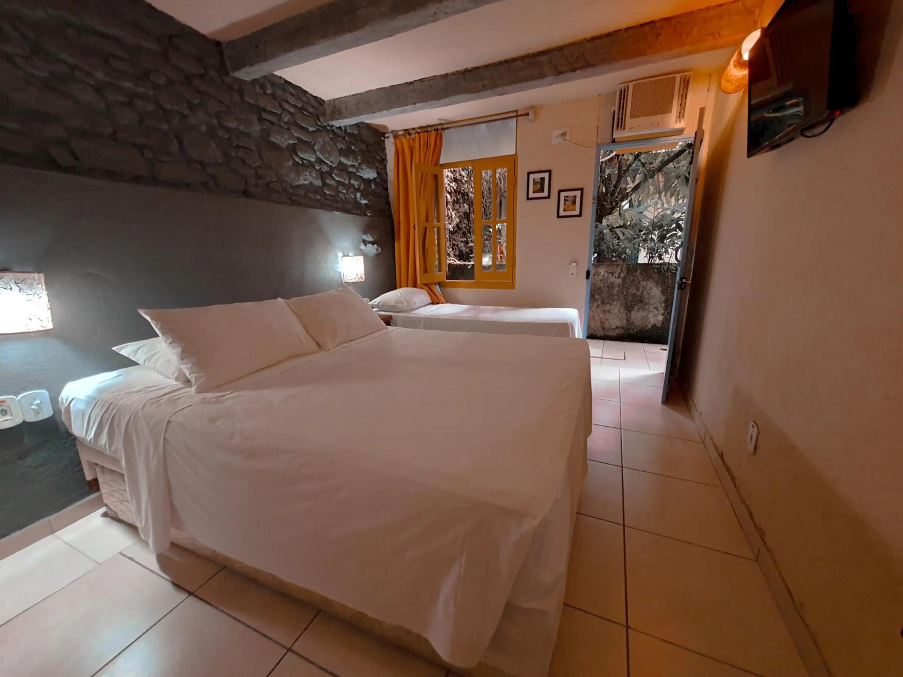 Bed in Hotel Estalagem Porto Seguro