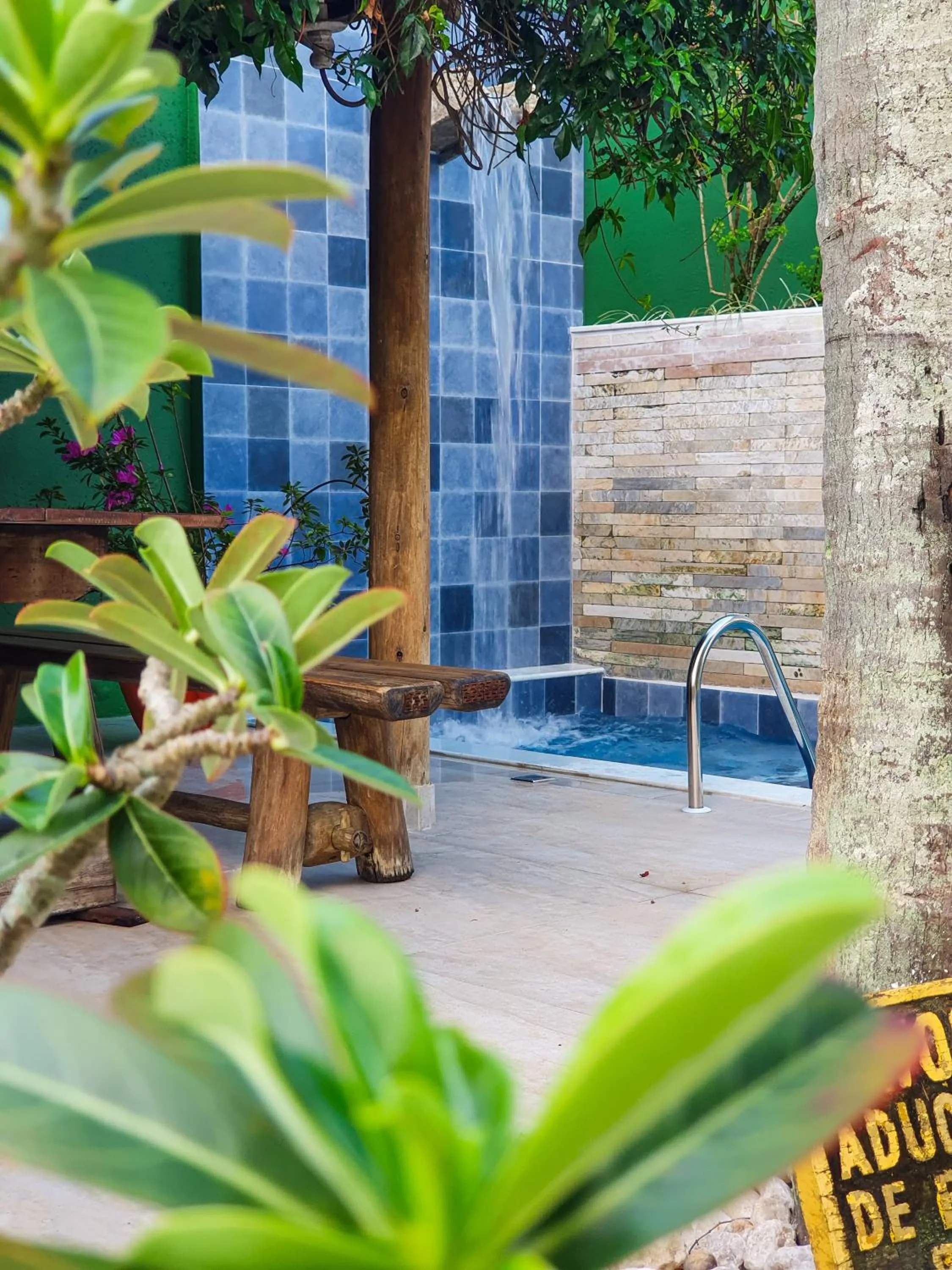 Swimming pool in Hotel Estalagem Porto Seguro