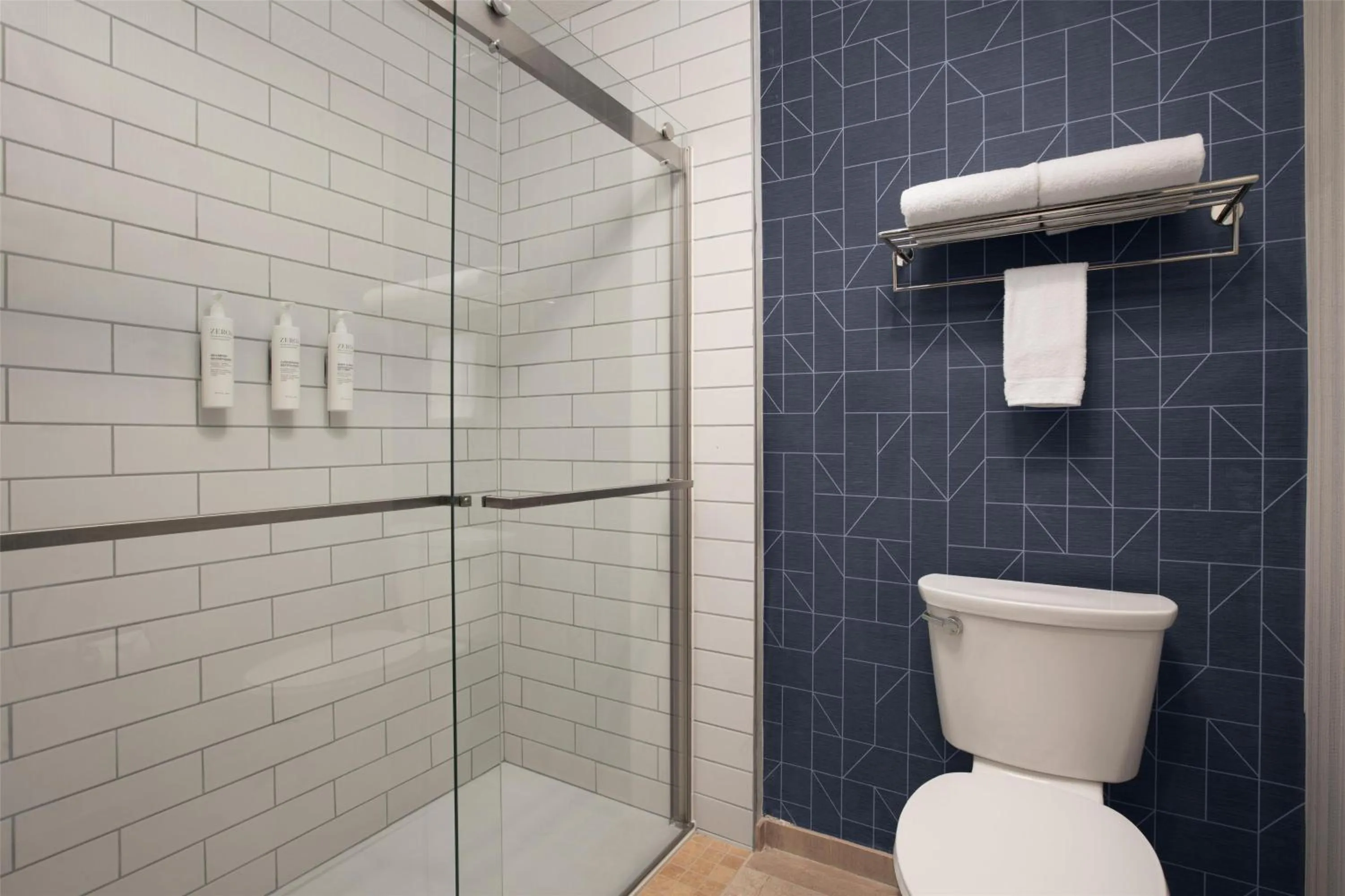 Bathroom in Spark By Hilton Albuquerque North I-25