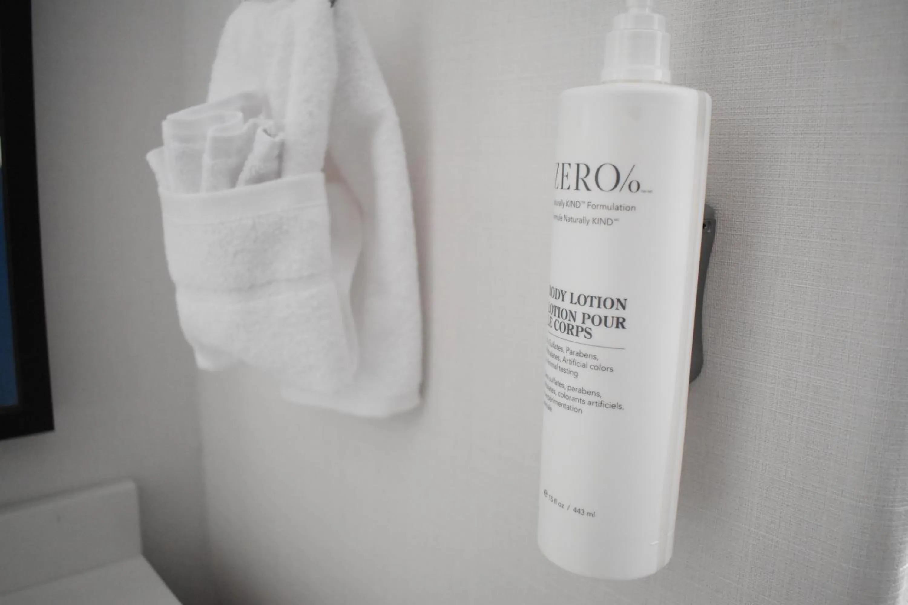 Bathroom in Spark By Hilton Albuquerque North I-25