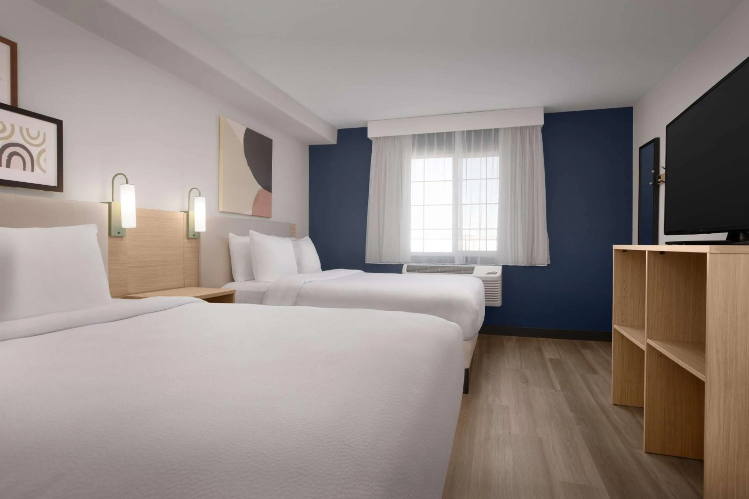 Bed in Best Western Plus Executive Suites Albuquerque