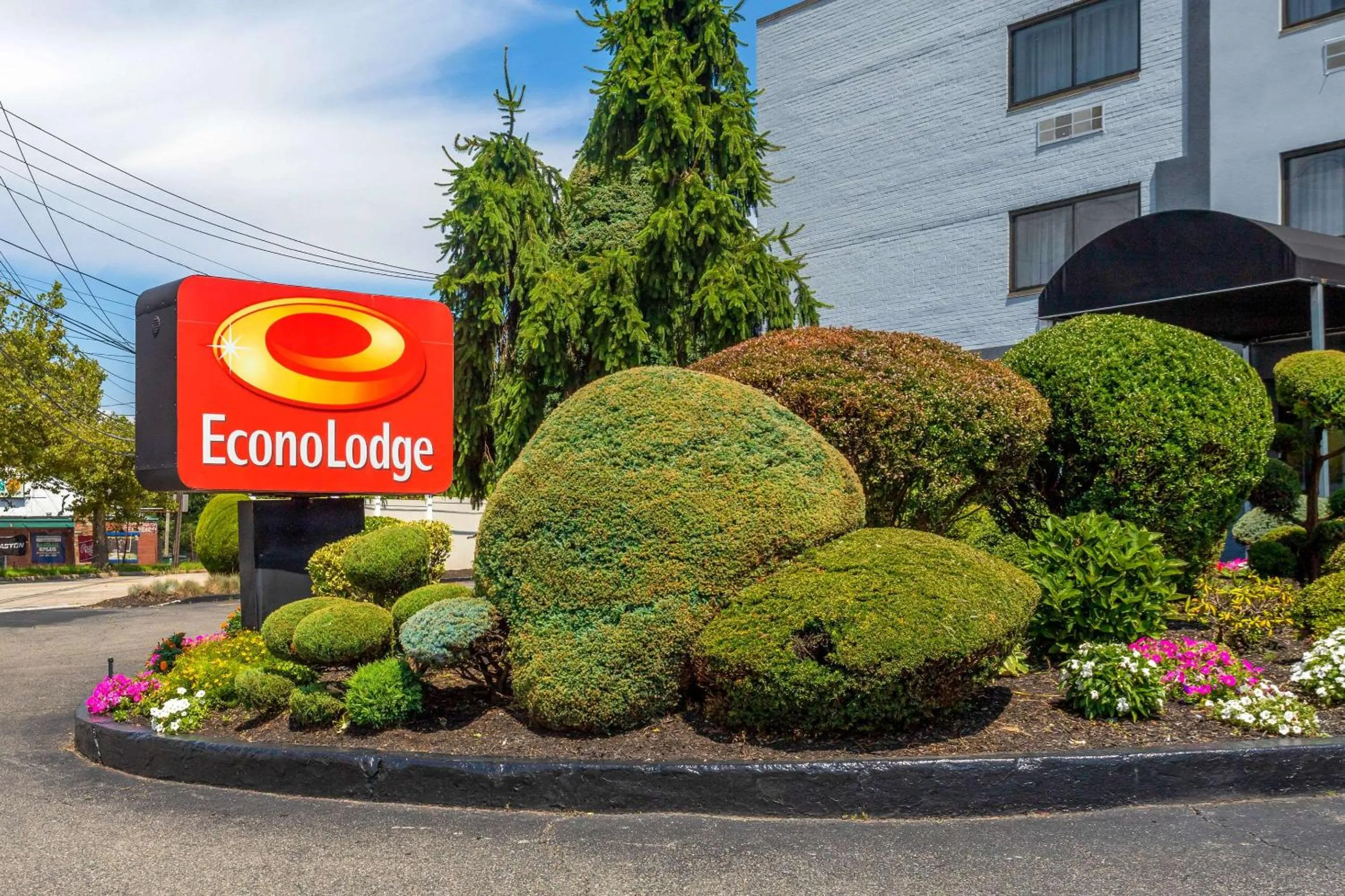 Property building in Econo Lodge Hicksville - Long Island