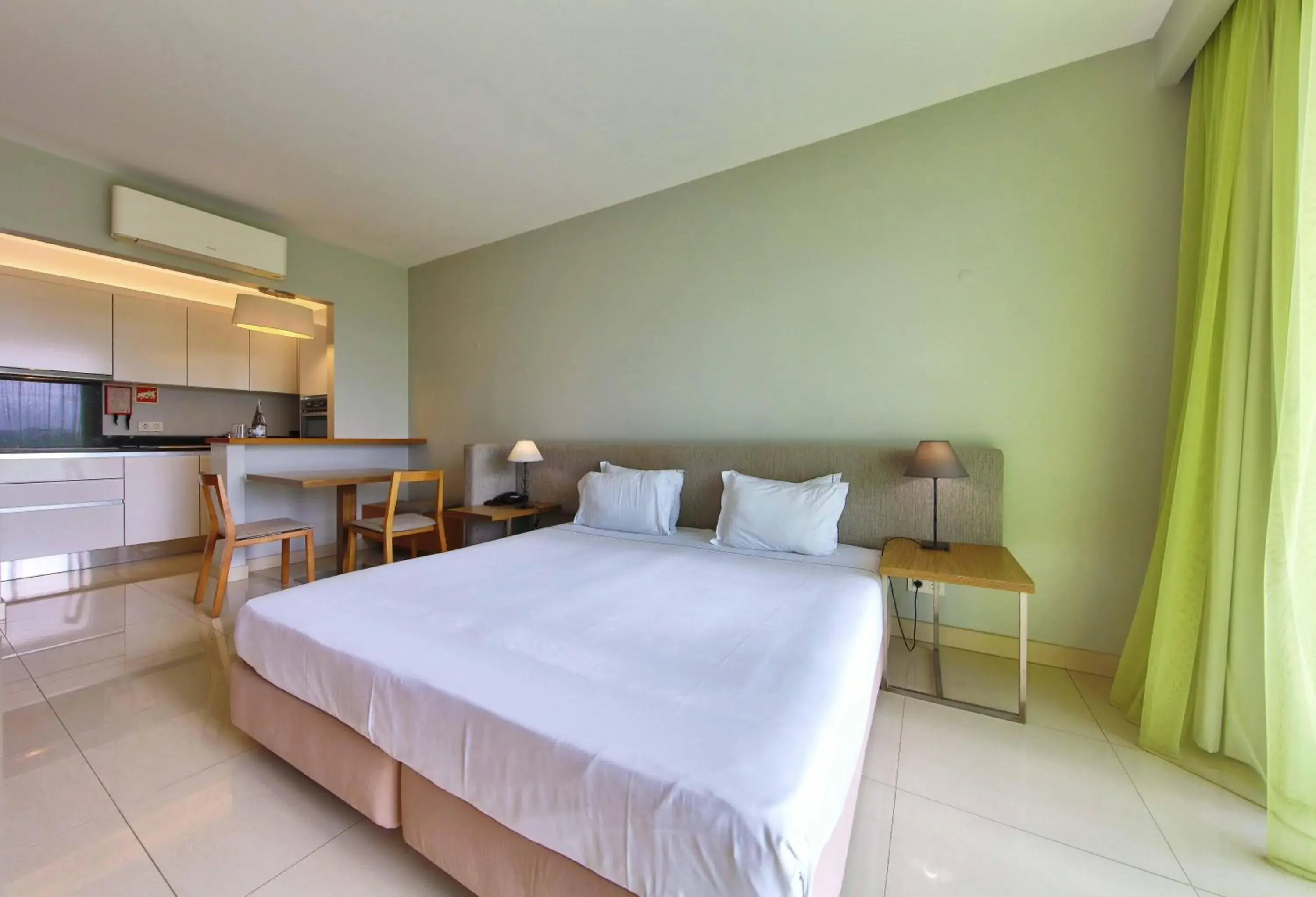 Photo of the whole room, Bed in Agua Hotels Riverside Photo of the whole room, Bed in Agua Hotels Riverside