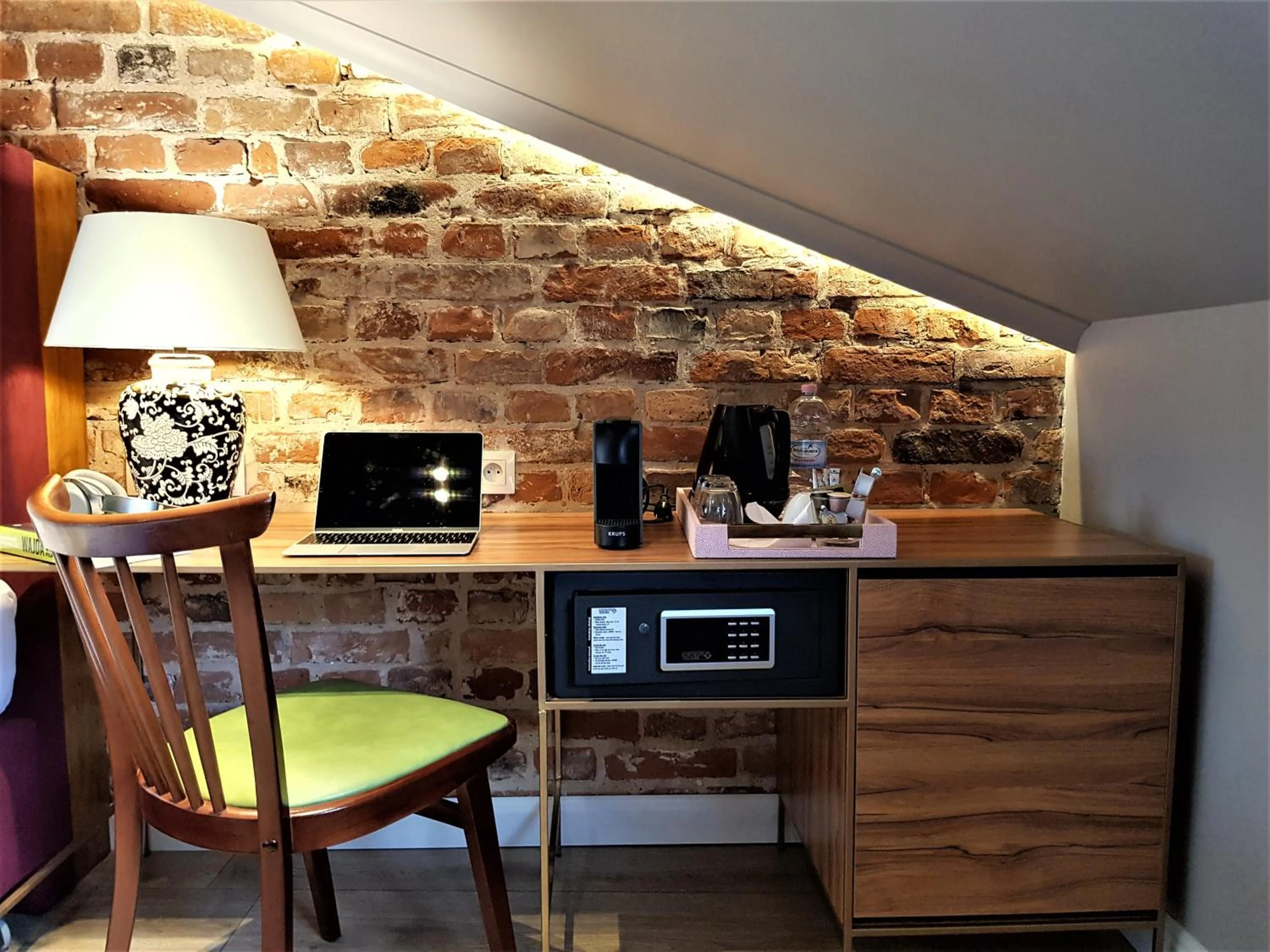 Coffee/tea facilities in SLEEPWELL NOWY ŚWIAT - entrance from Ordynacka 14St, through the courtyard