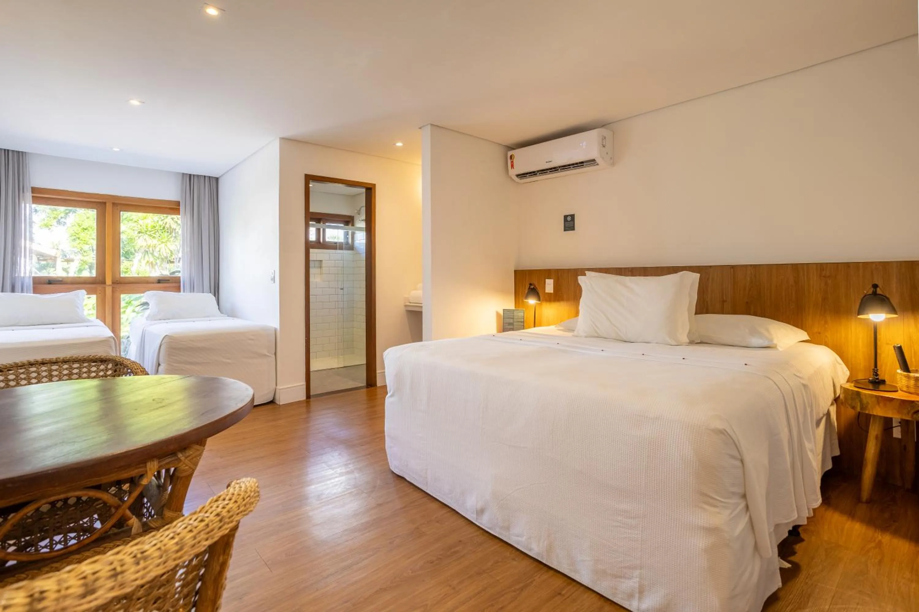 Property building, Bed in Pousada Cheiro Verde