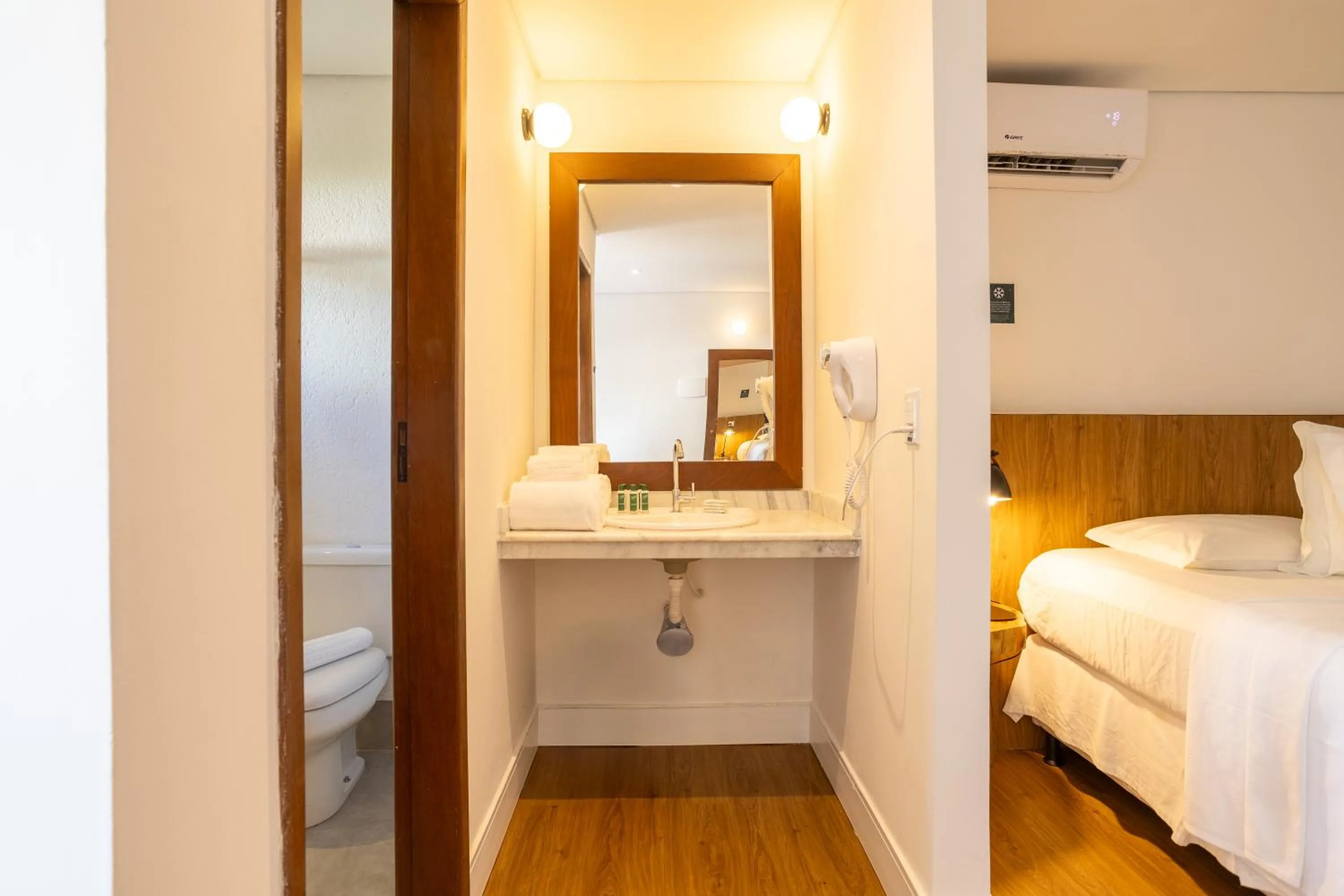 Bedroom, Bed in Pousada Cheiro Verde