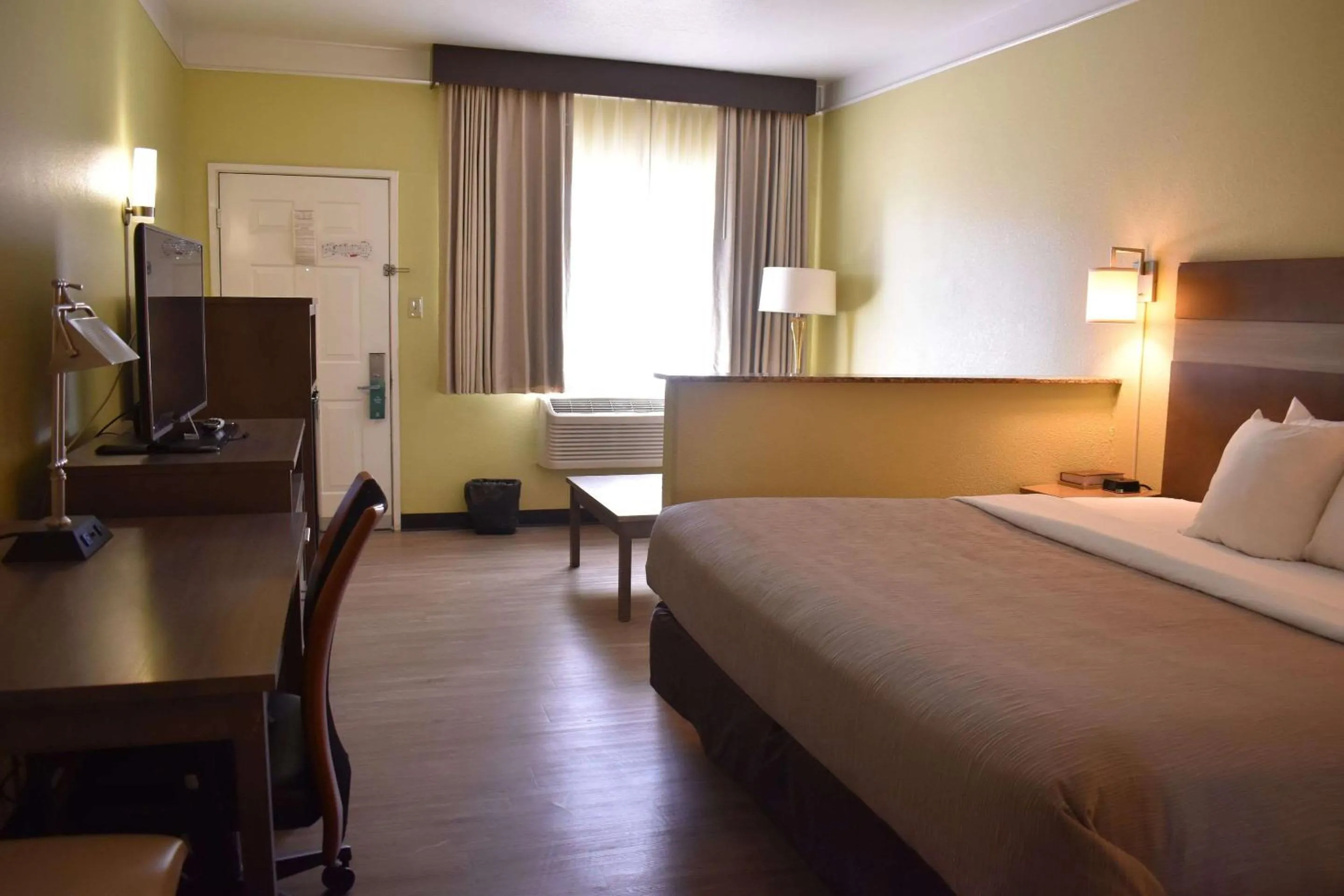 Bedroom, Bed in Quality Inn & Suites Gallup I-40 Exit 20