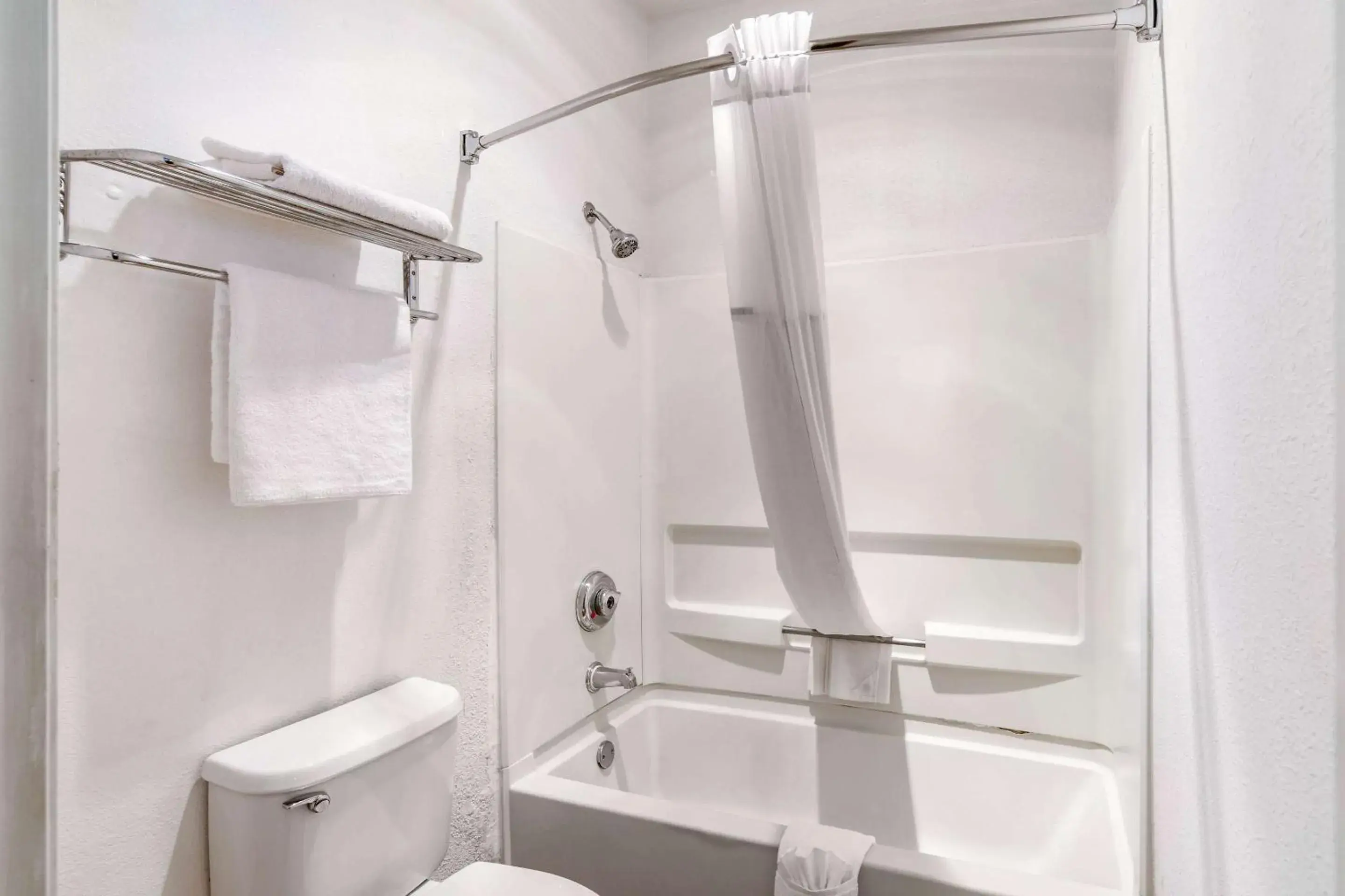 Bedroom in Quality Inn & Suites Gallup I-40 Exit 20 Bedroom in Quality Inn & Suites Gallup I-40 Exit 20