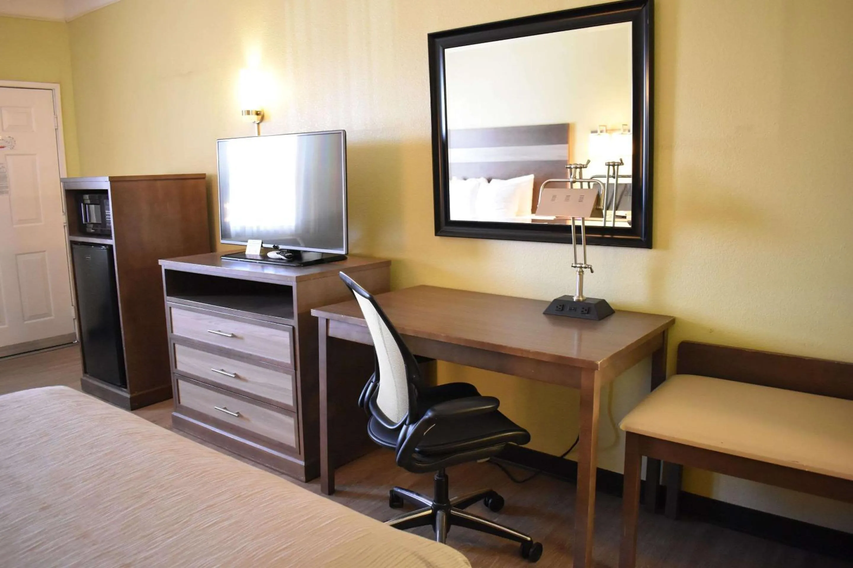 Bedroom in Quality Inn & Suites Gallup I-40 Exit 20