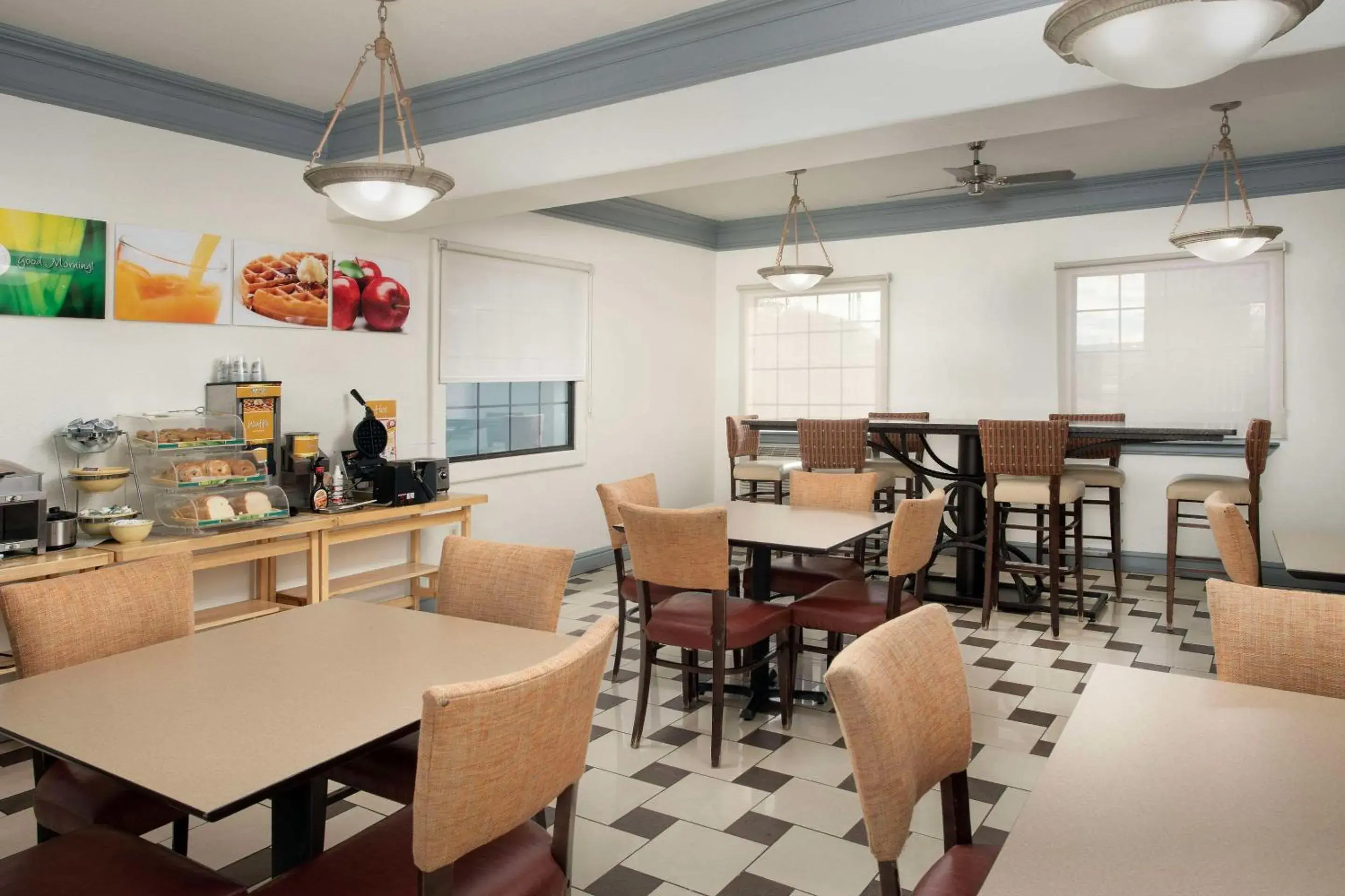 Breakfast in Quality Inn & Suites Gallup I-40 Exit 20 Breakfast in Quality Inn & Suites Gallup I-40 Exit 20