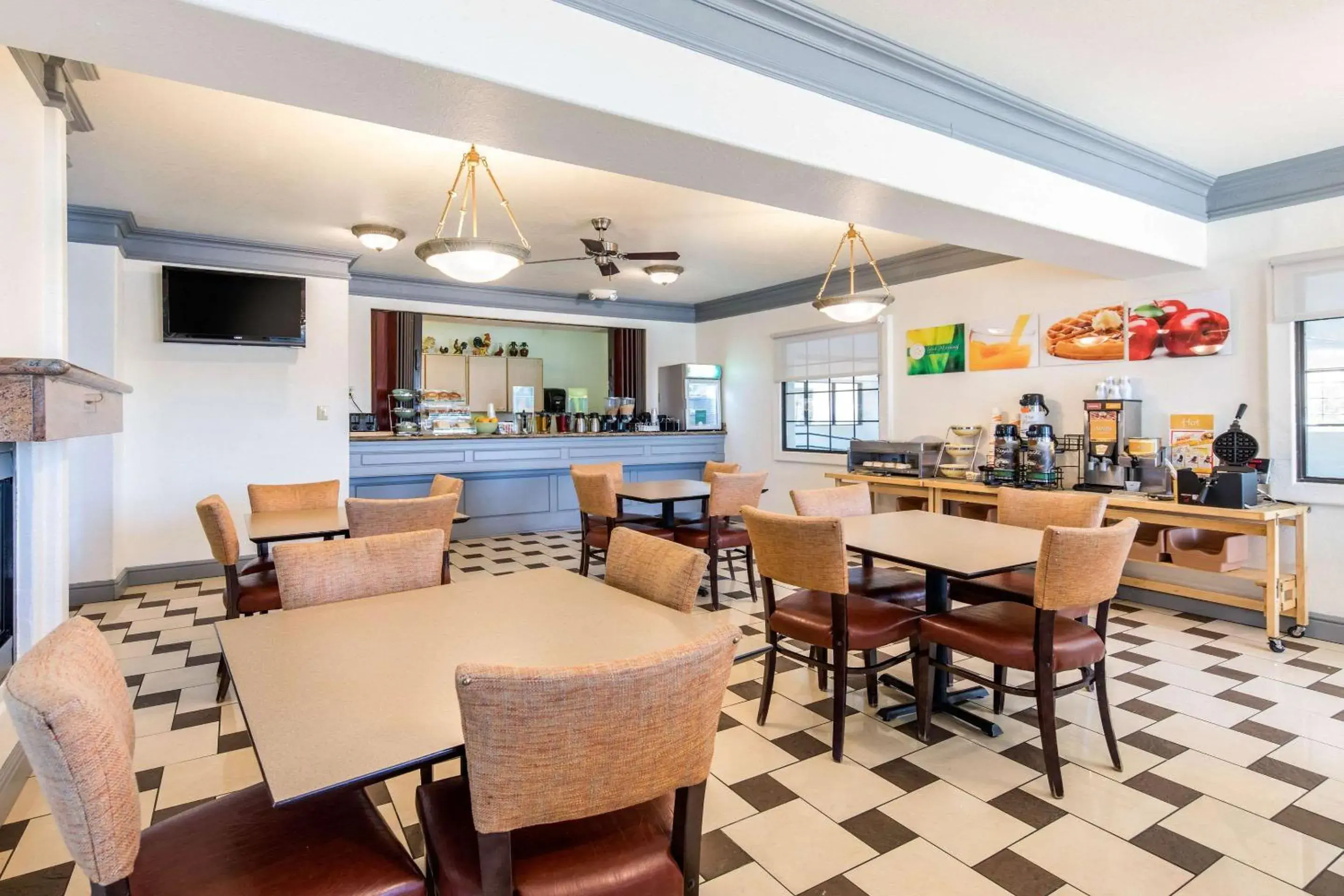 Breakfast in Quality Inn & Suites Gallup I-40 Exit 20 Breakfast in Quality Inn & Suites Gallup I-40 Exit 20