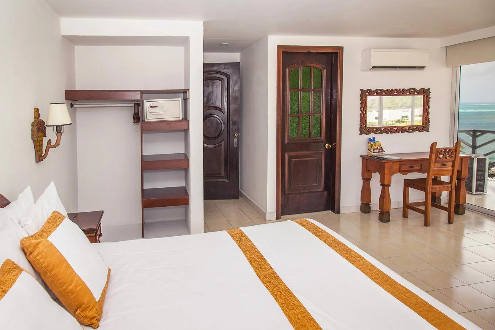 Bedroom, Bed in Sol Caribe Sea Flower