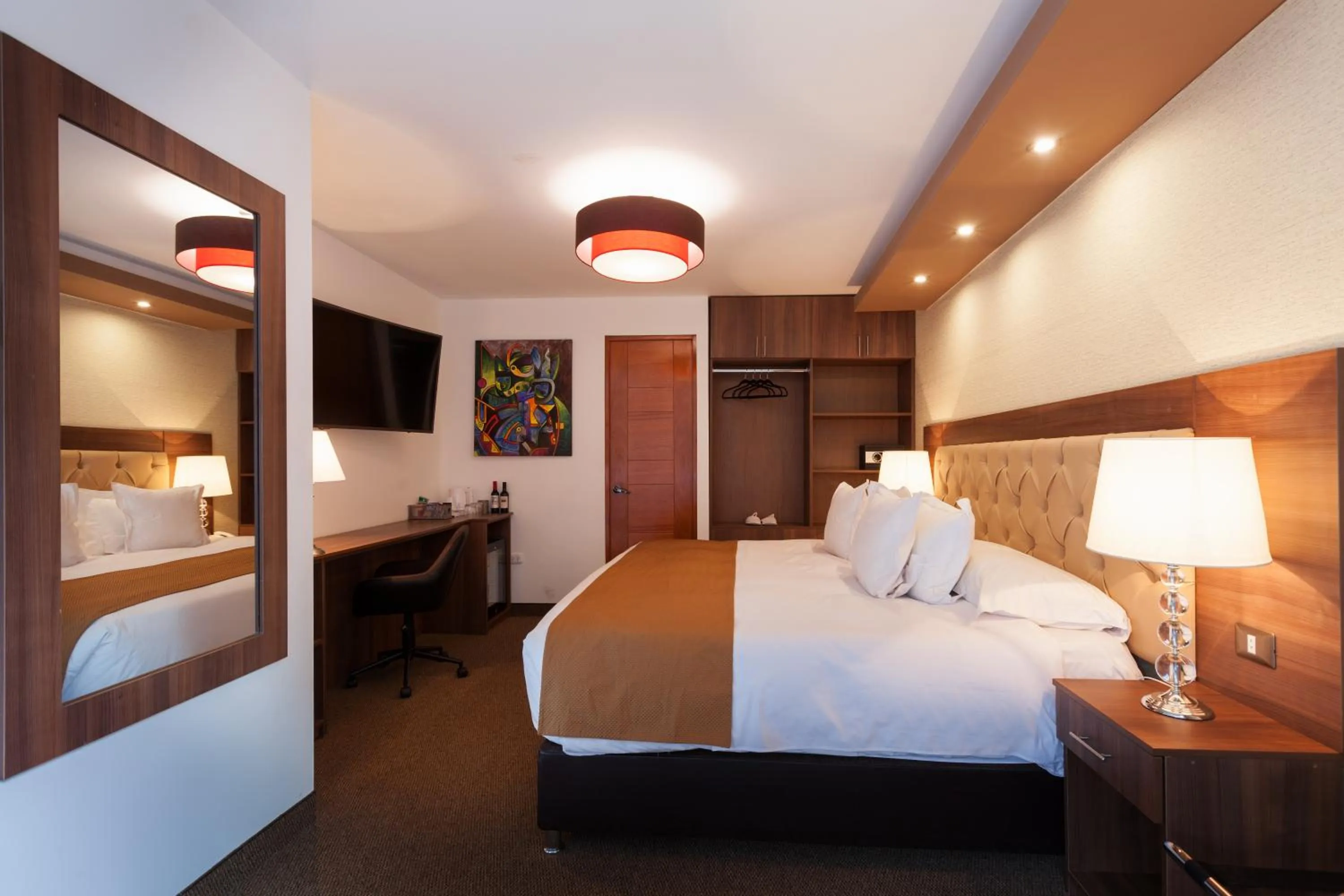 Photo of the whole room, Bed in Inti Punku Machupicchu Hotel & Suites