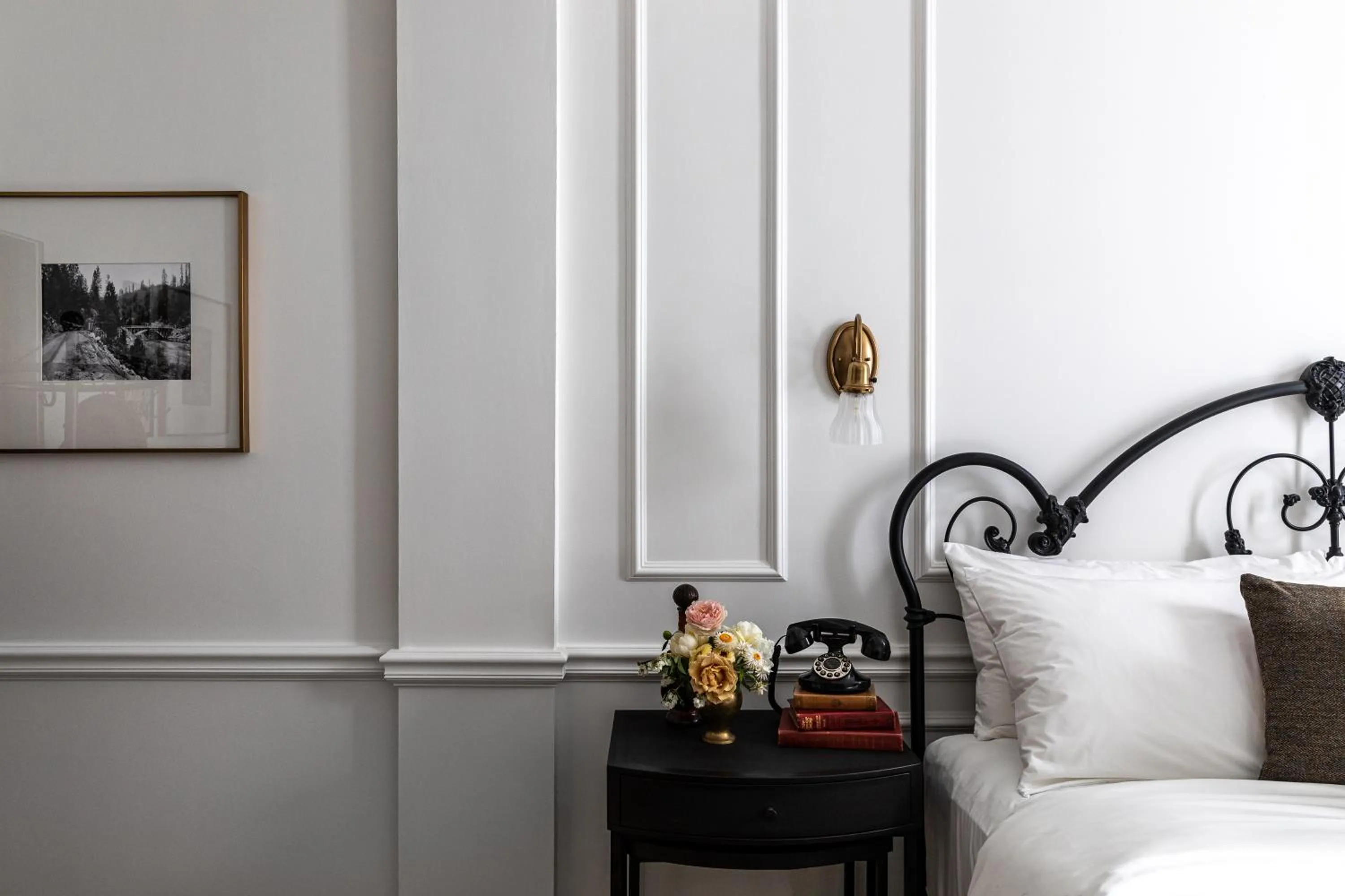 Decorative detail, Bed in The Holbrooke Hotel