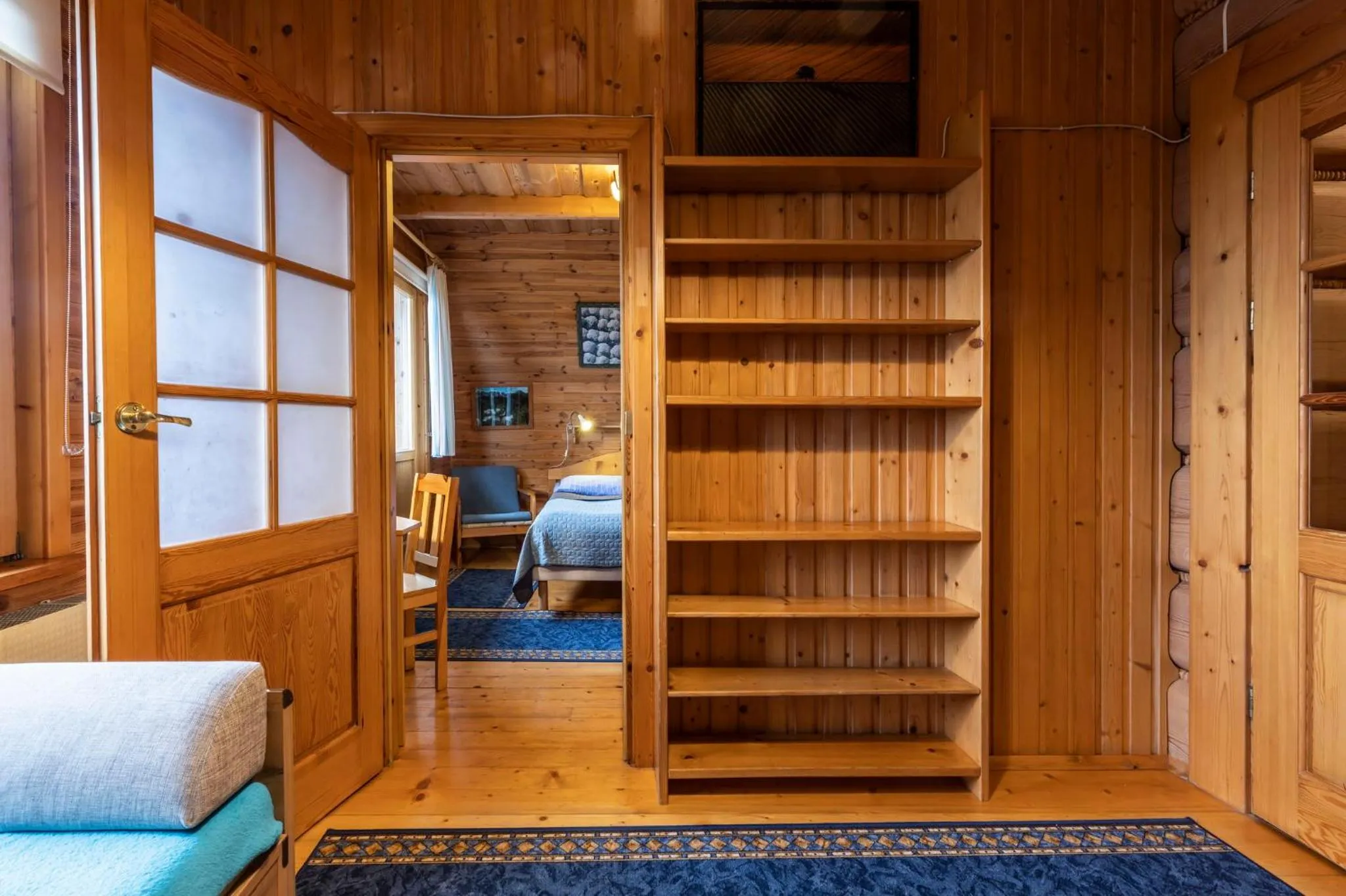 Seating area, Bed in Willa Koisowka