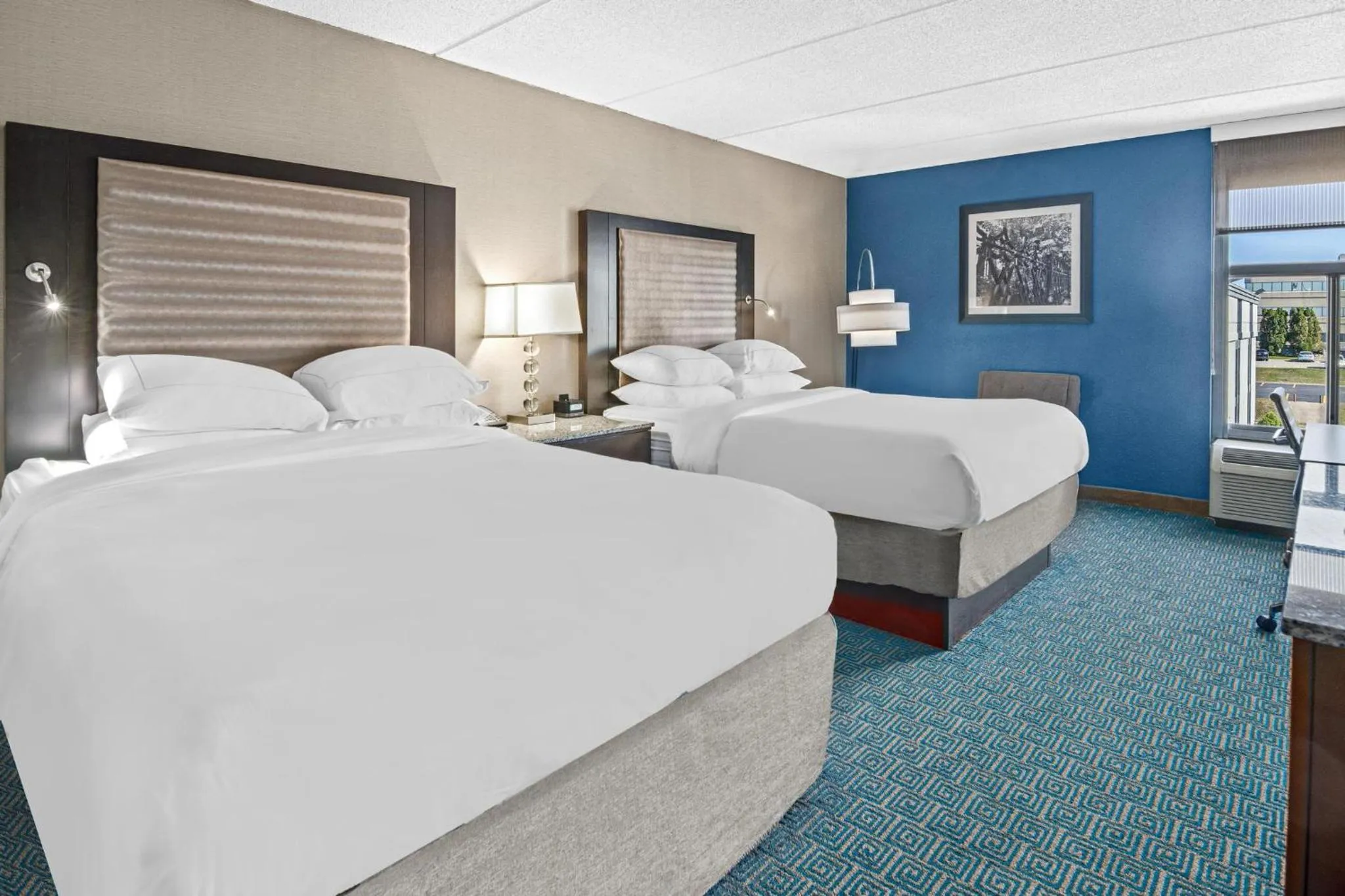 Bed in DoubleTree by Hilton Roseville Minneapolis