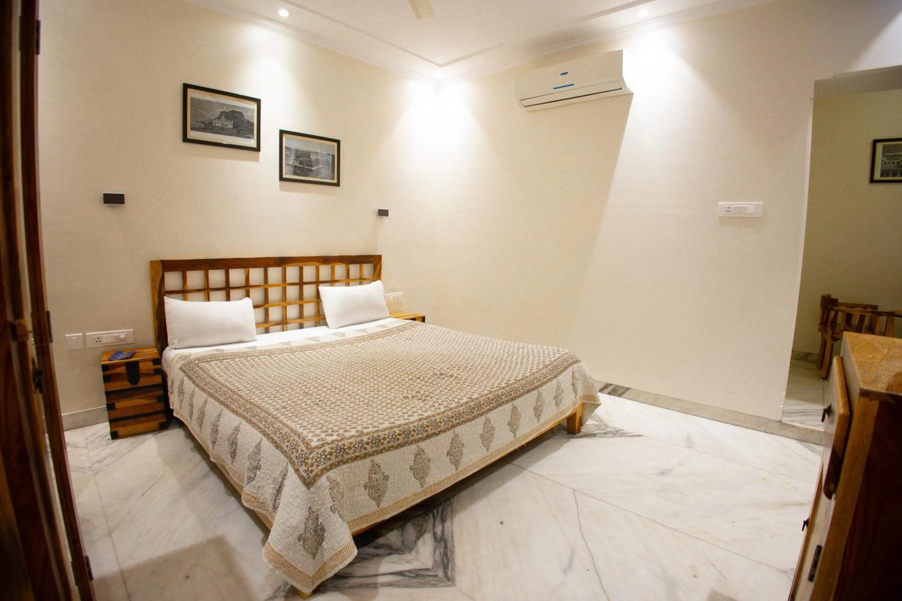 Bedroom, Bed in Gumaan Auberge