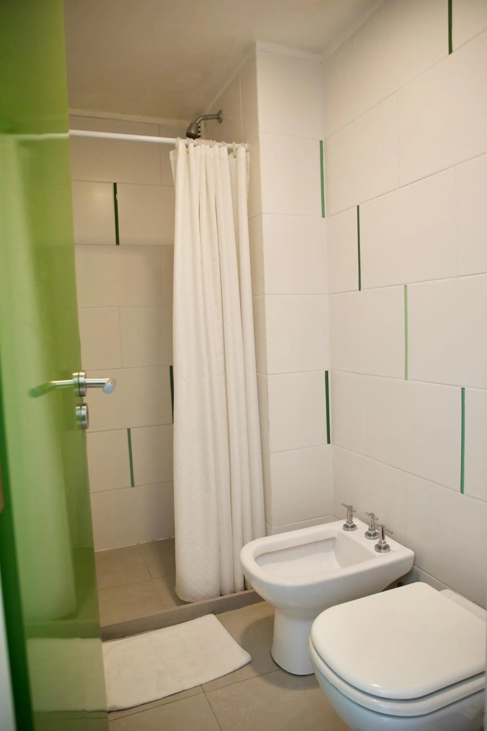 Shower in America Del Sur Hostel Buenos Aires