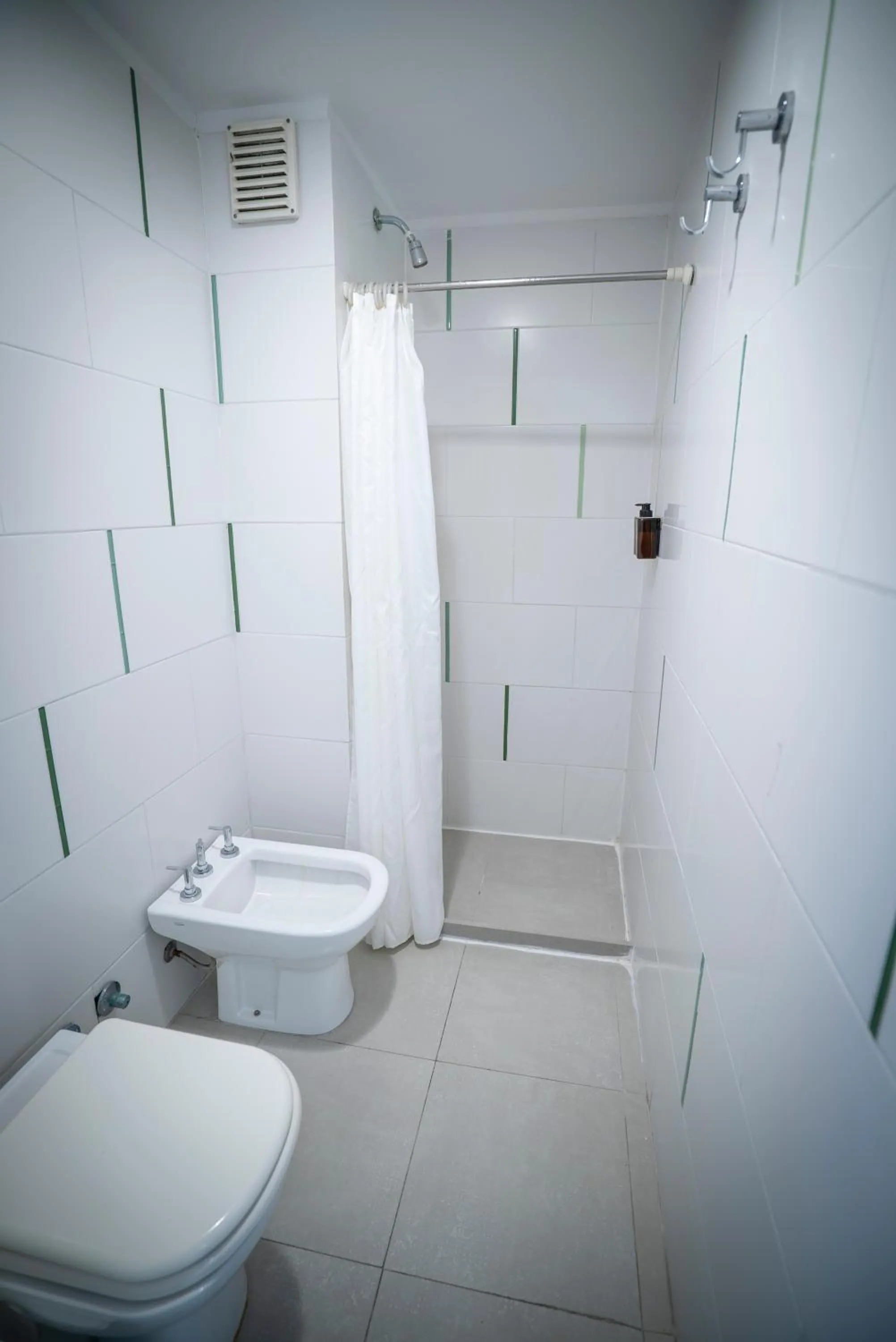 Bathroom in America Del Sur Hostel Buenos Aires