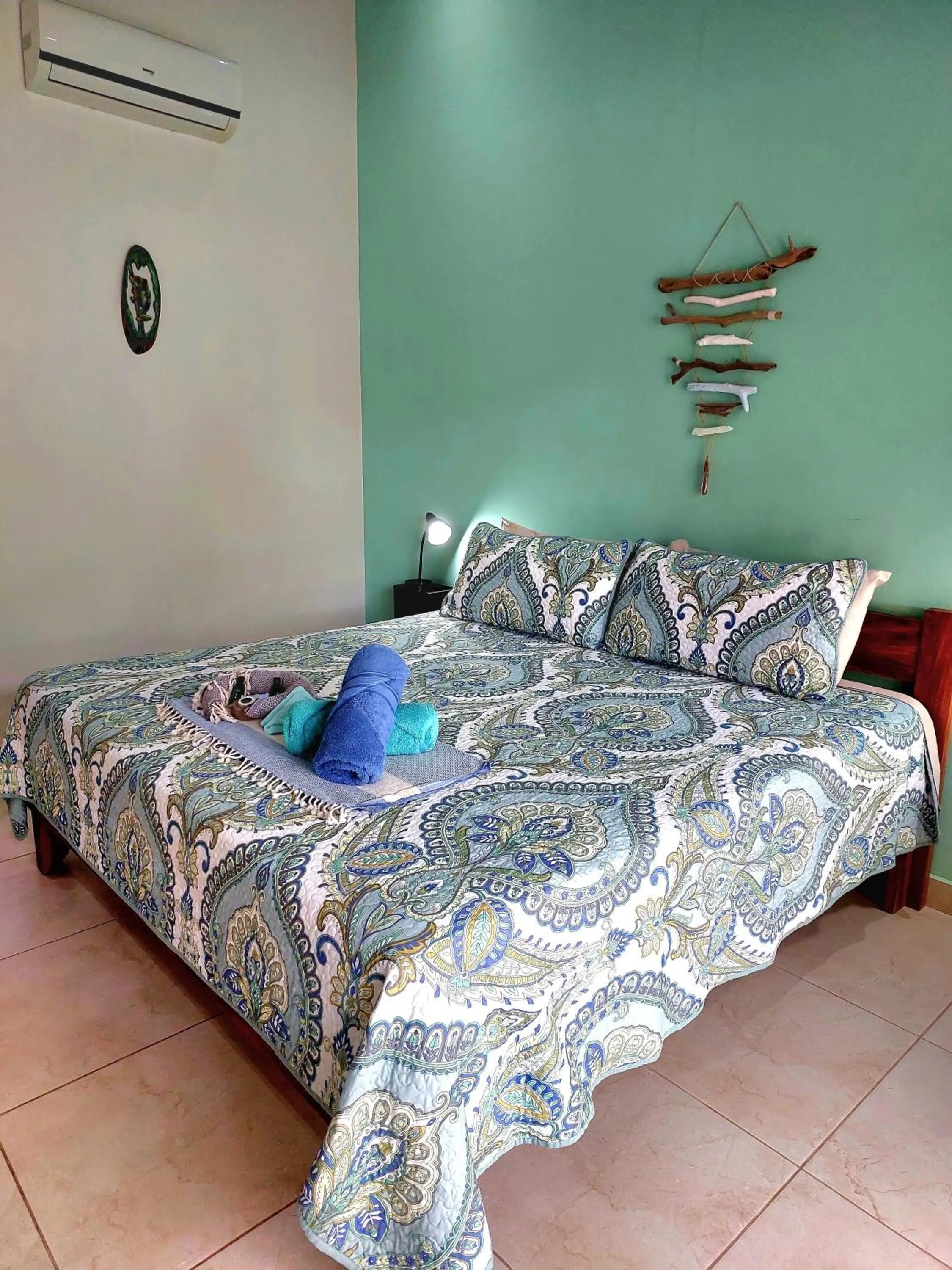 Bed in Surfside Mar Y Posa