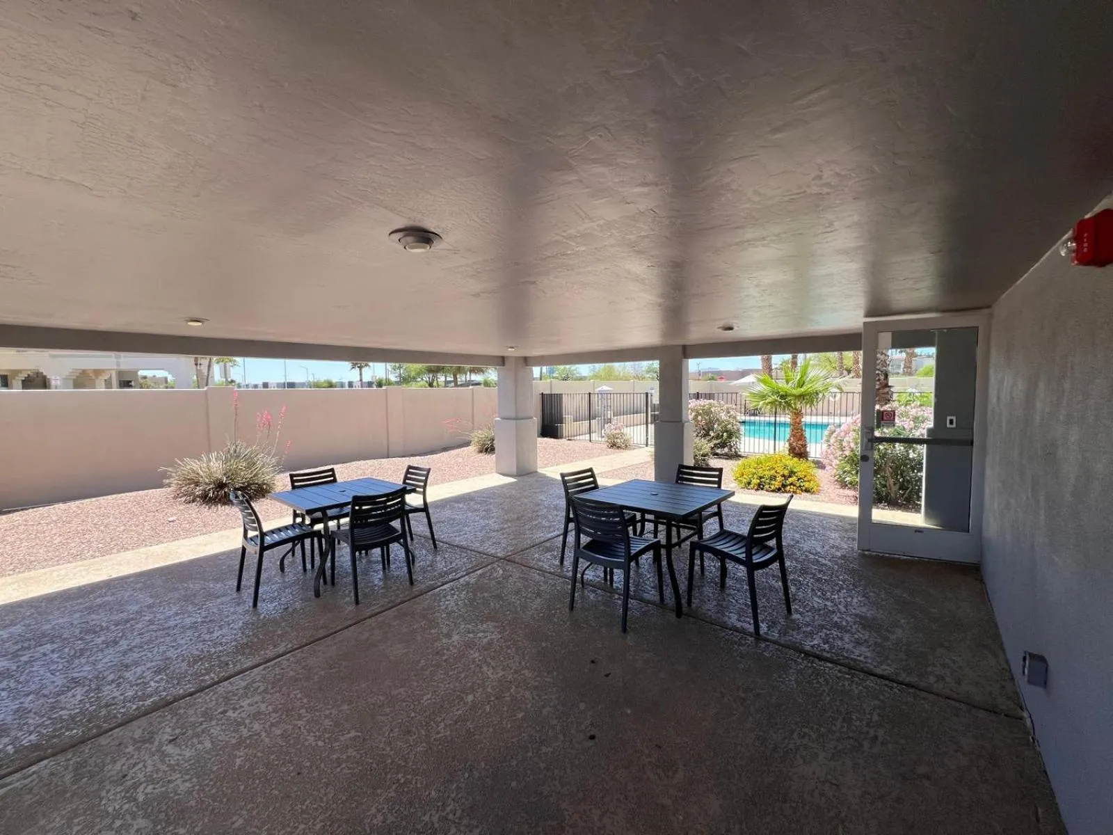 Patio in Garner Hotel Phoenix Northwest - Surprise by IHG