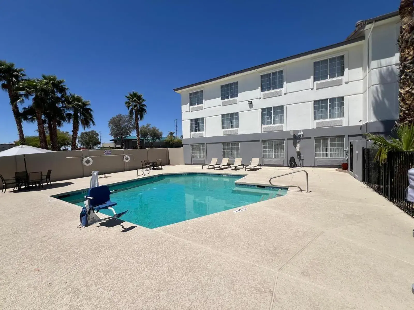 Swimming pool in Garner Hotel Phoenix Northwest - Surprise by IHG Swimming pool in Garner Hotel Phoenix Northwest - Surprise by IHG