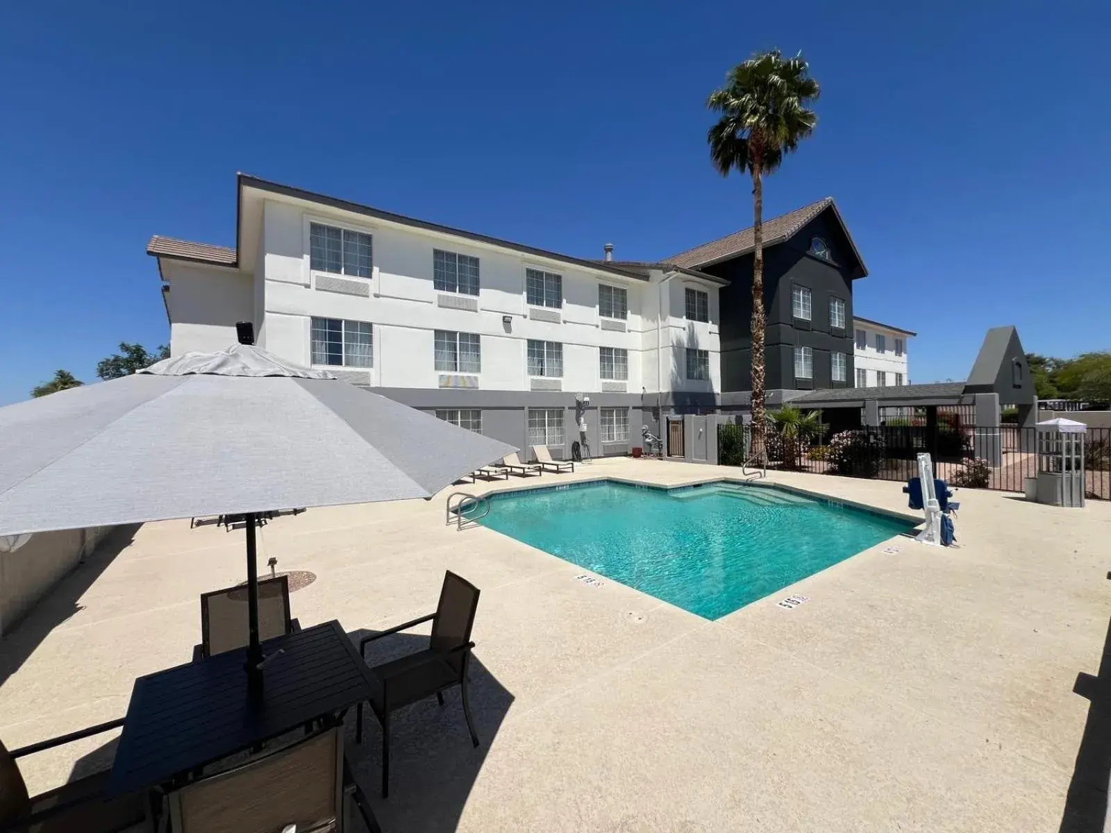 Swimming pool in Garner Hotel Phoenix Northwest - Surprise by IHG Swimming pool in Garner Hotel Phoenix Northwest - Surprise by IHG