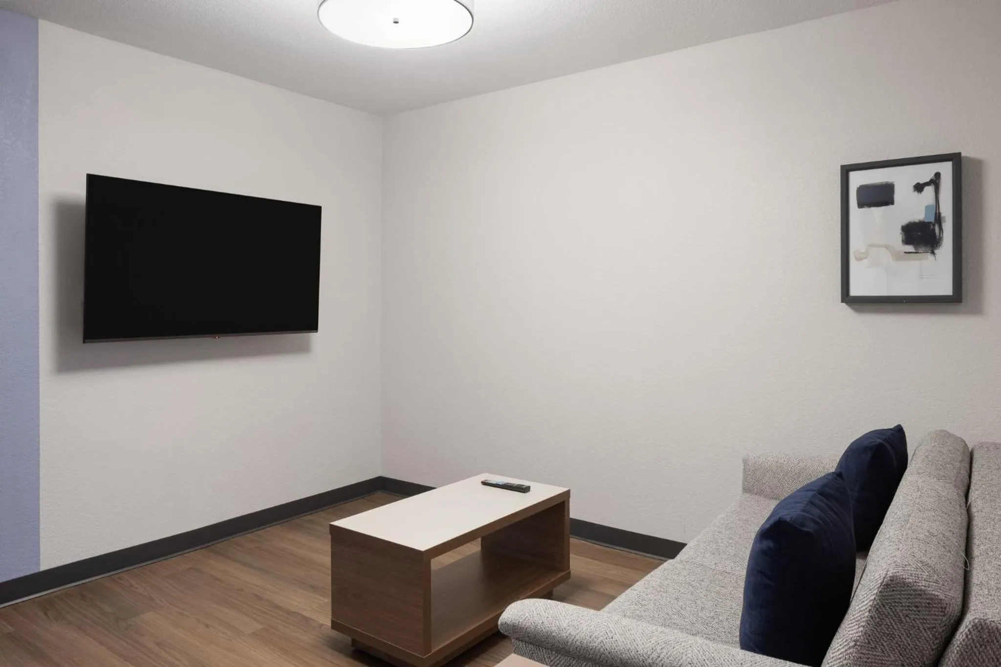 Photo of the whole room in Garner Hotel Phoenix Northwest - Surprise by IHG