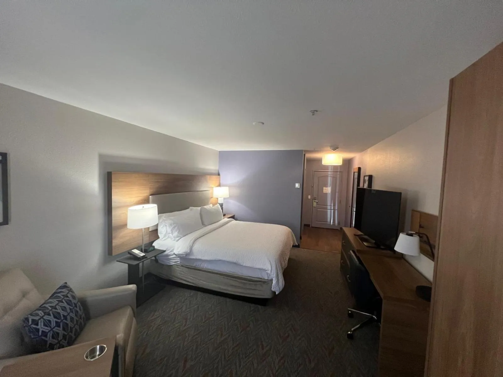 Bed in Garner Hotel Phoenix Northwest - Surprise by IHG