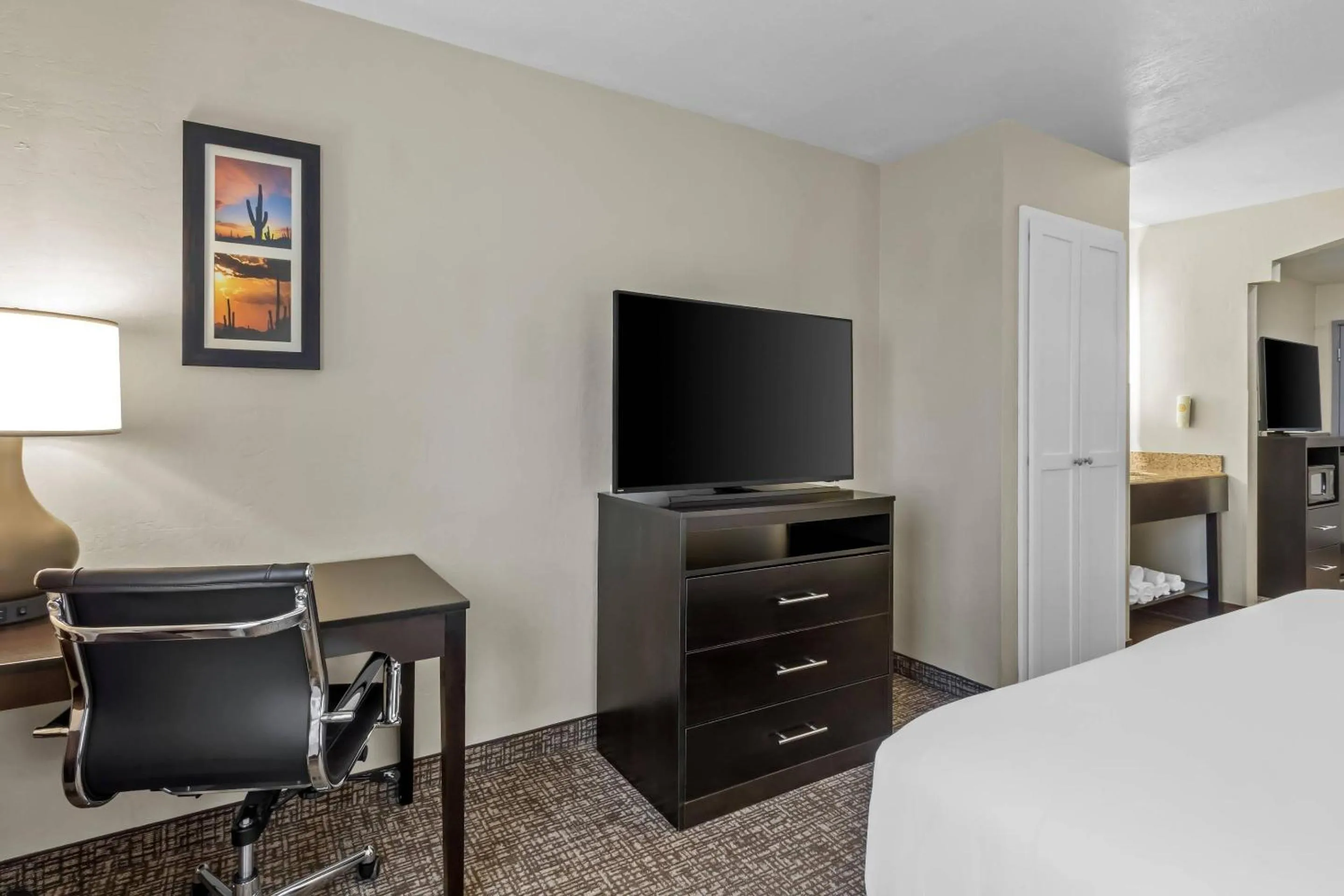Bedroom, Bed in Comfort Inn & Suites Surprise Near Sun City West