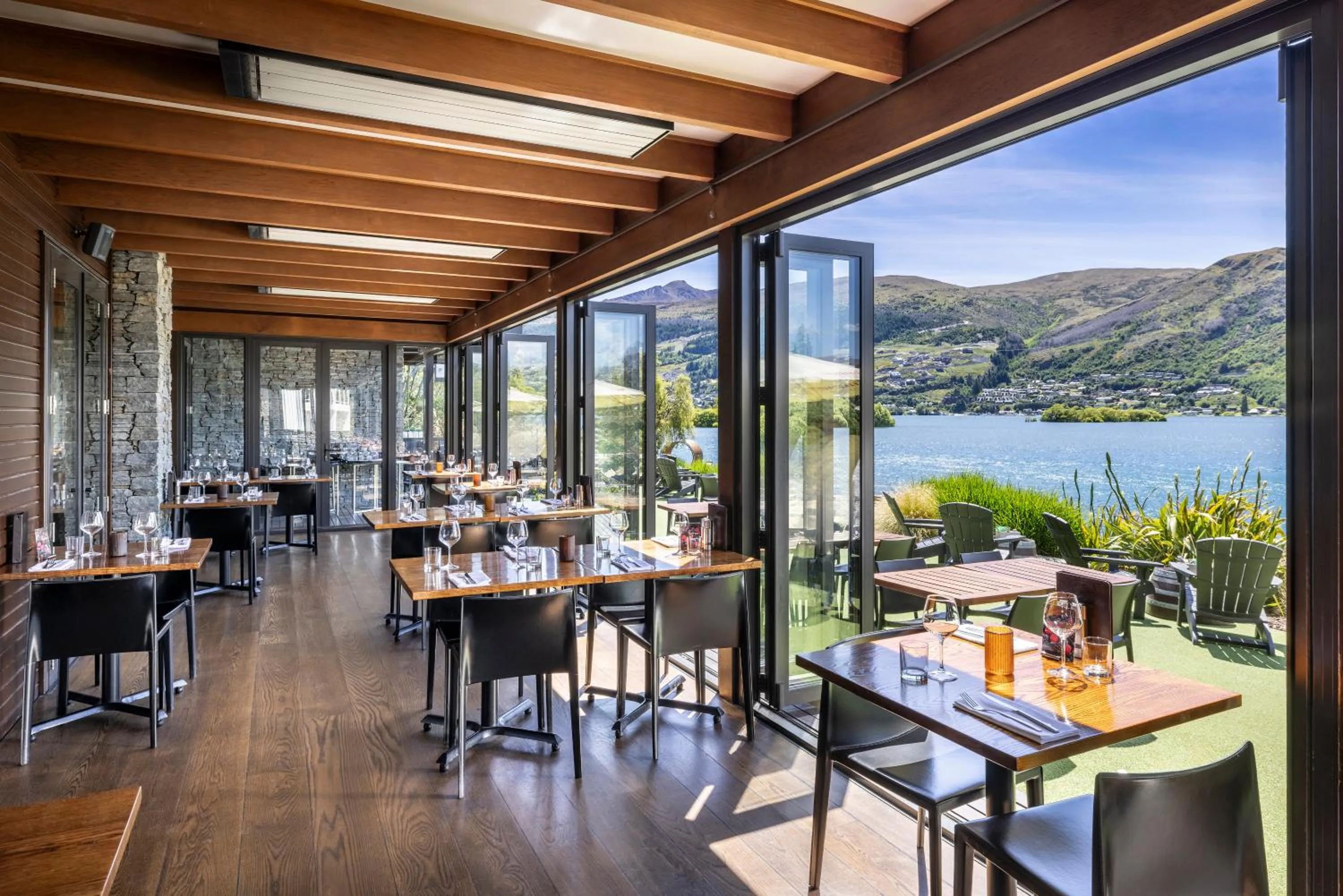 Restaurant/places to eat in DoubleTree by Hilton Queenstown