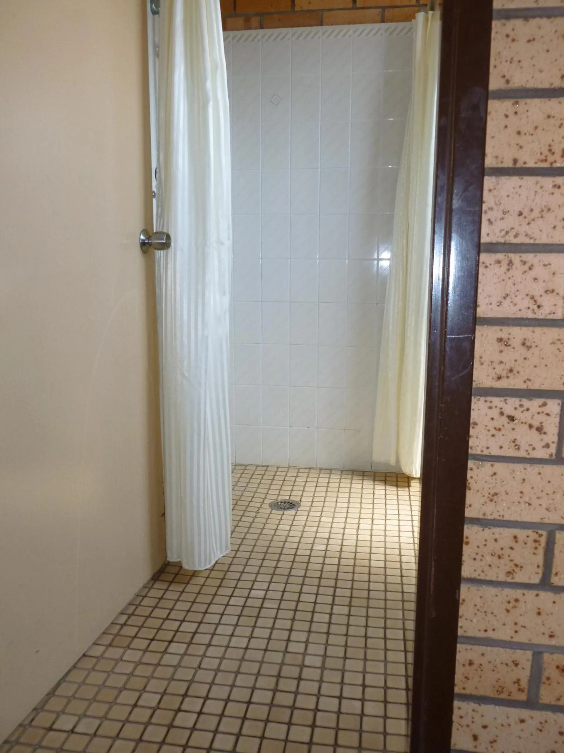 Bathroom in Royal Palms Motor Inn