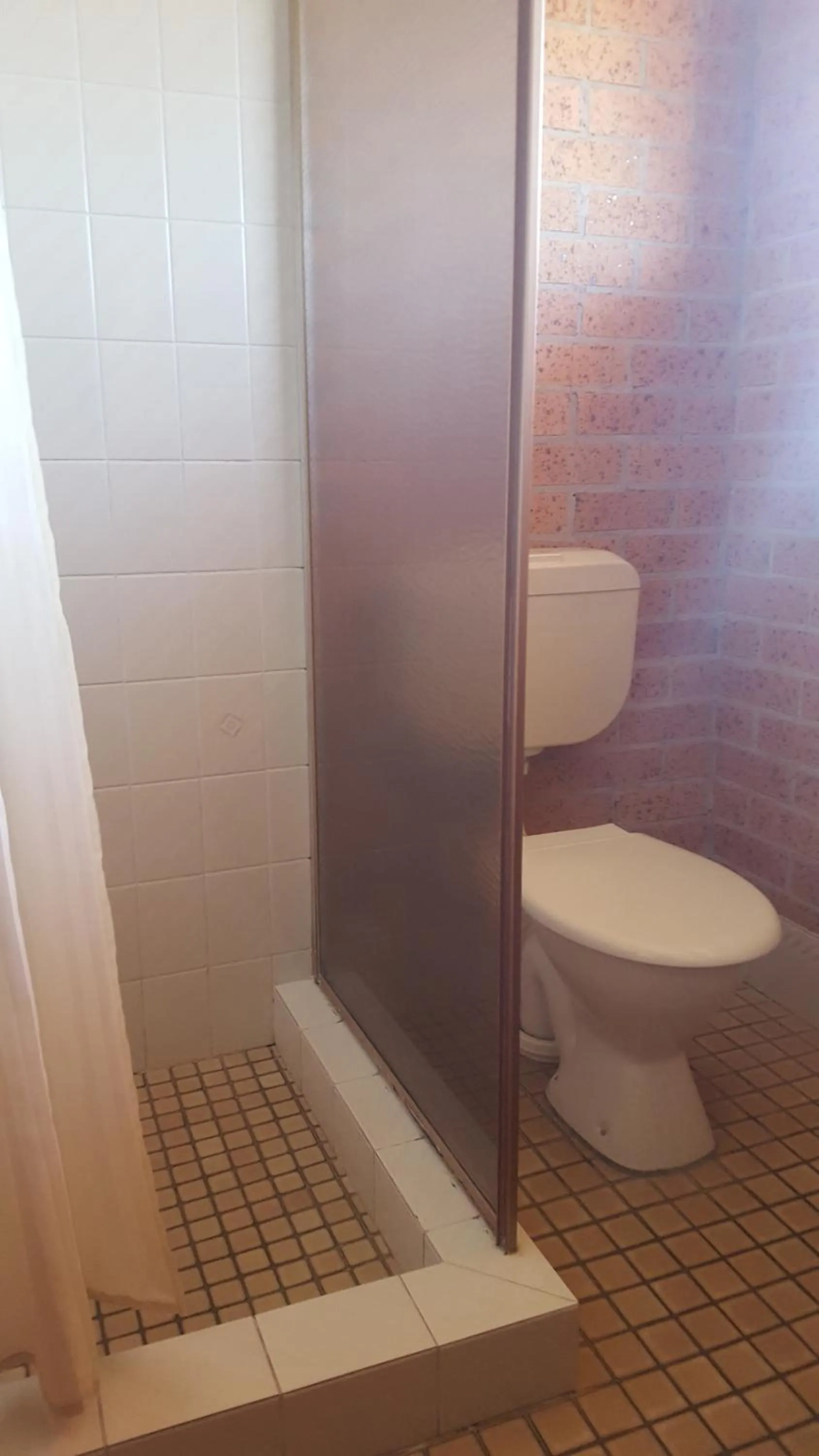 Bathroom in Royal Palms Motor Inn