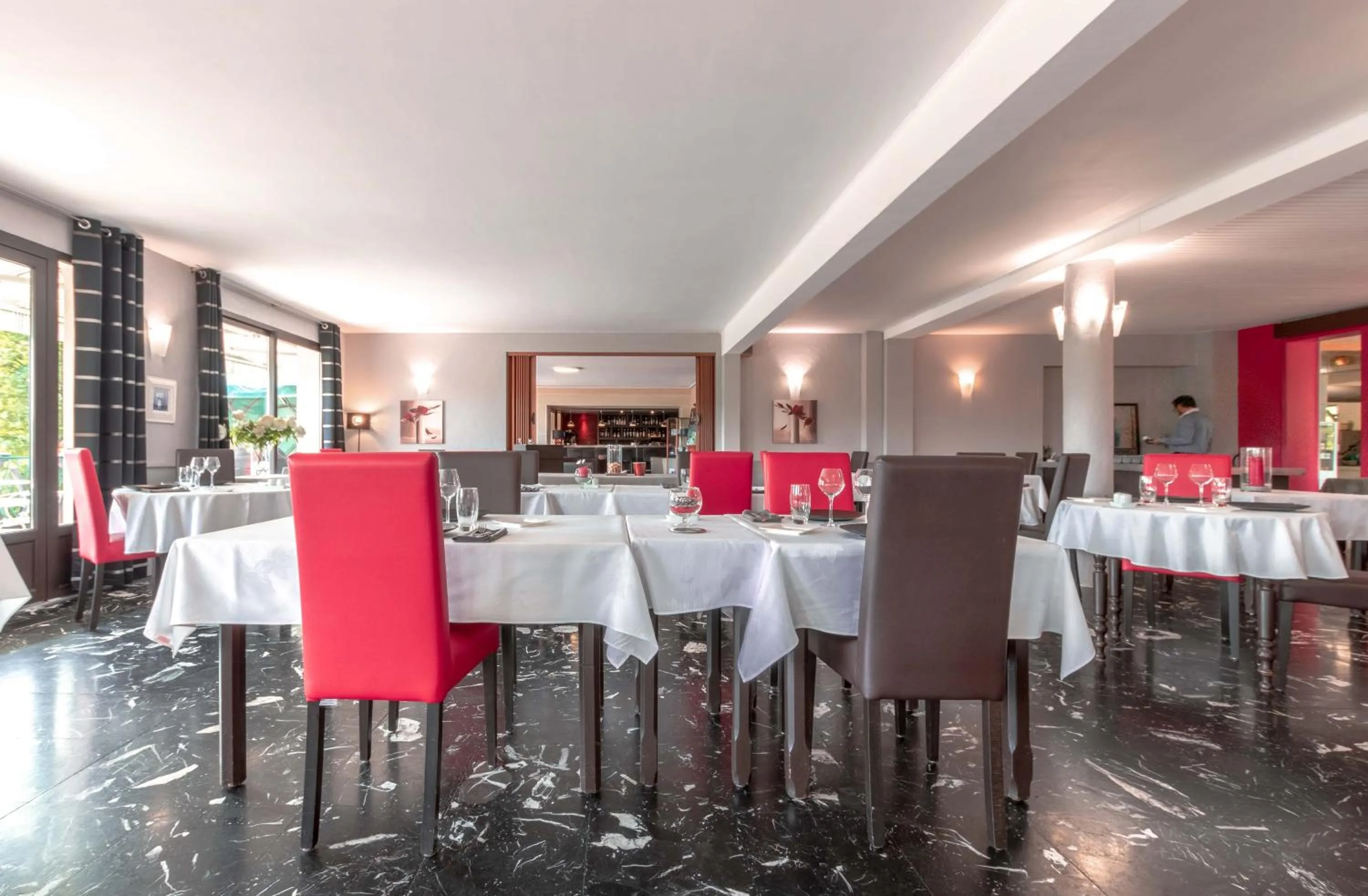 Restaurant/places to eat in Auberge Du Camp Romain