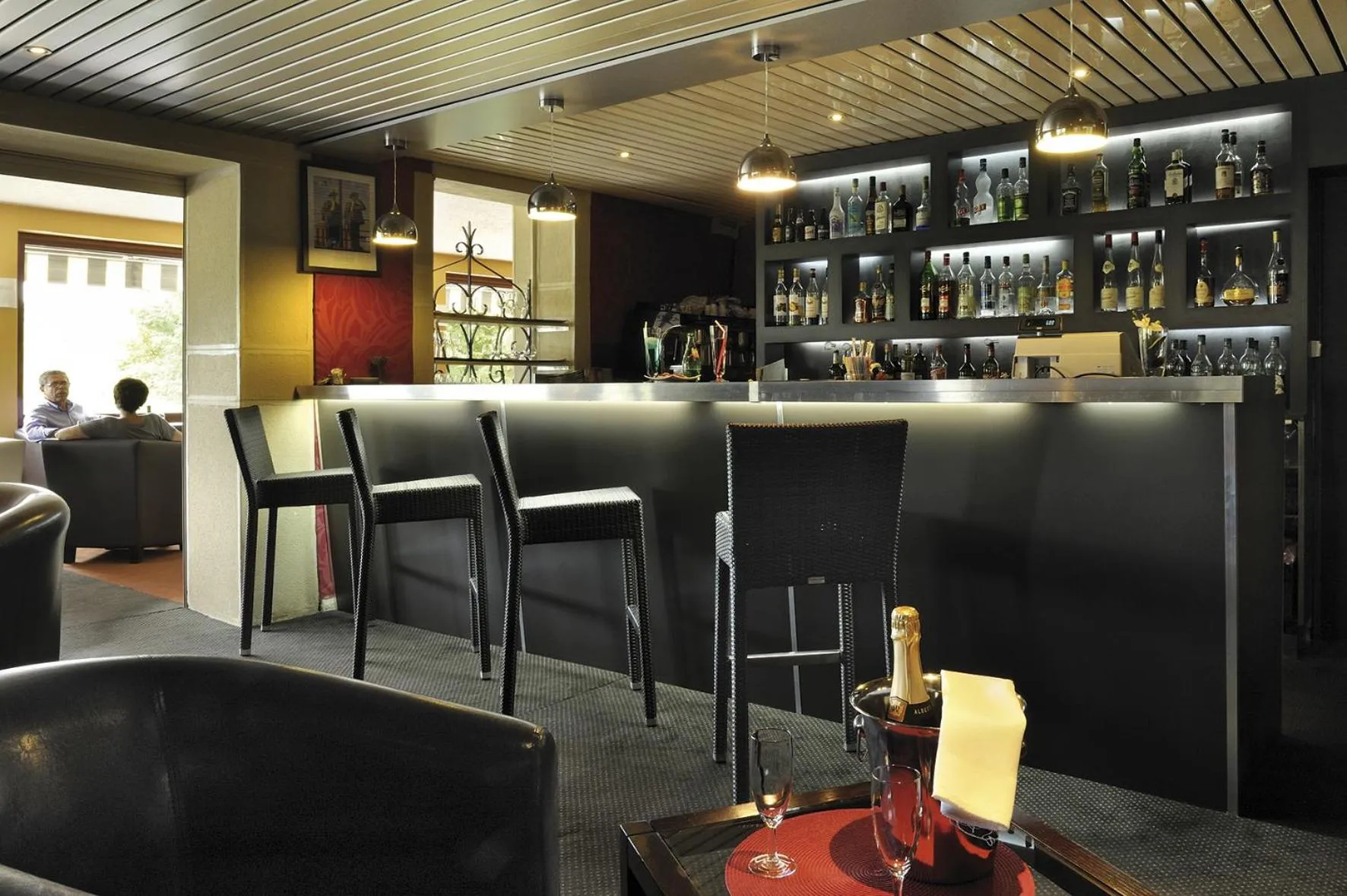 Nightclub / DJ in Auberge Du Camp Romain