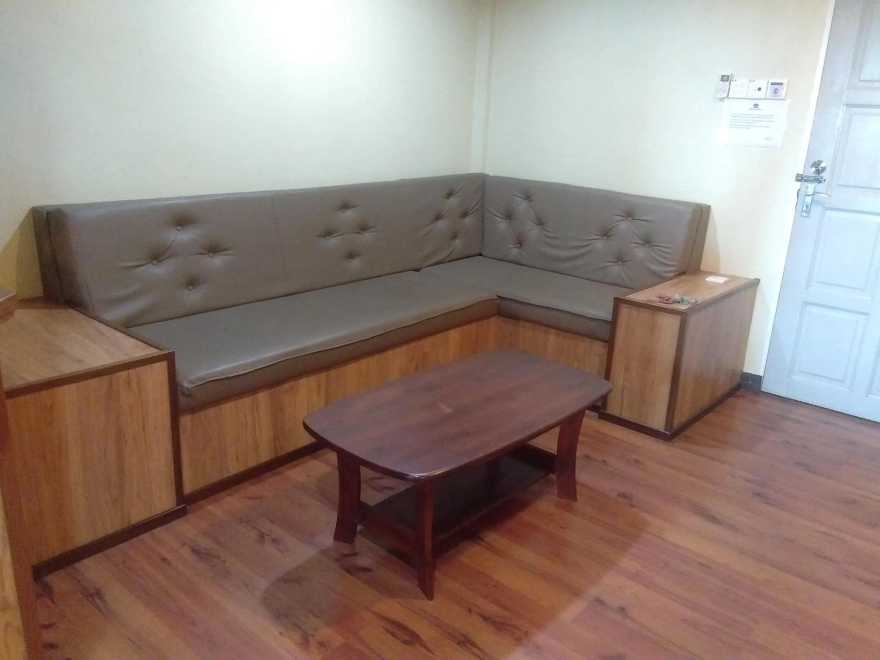 Seating area in Arwana Inn Tok Bali